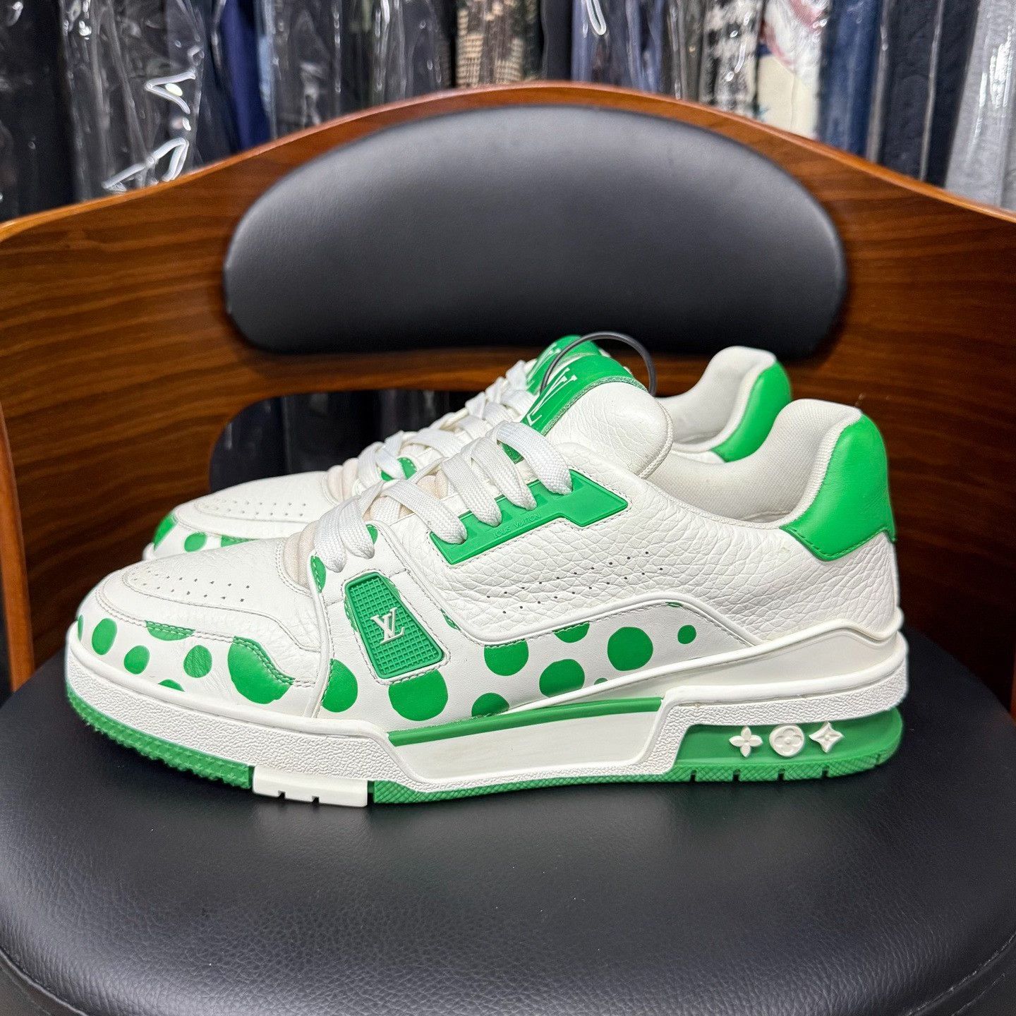 Louis Vuitton Louis Vuitton Collab Limited Green Lowtop Sneakers 8.5 Men Size US 8.5 / EU 41-42 - 6 Thumbnail
