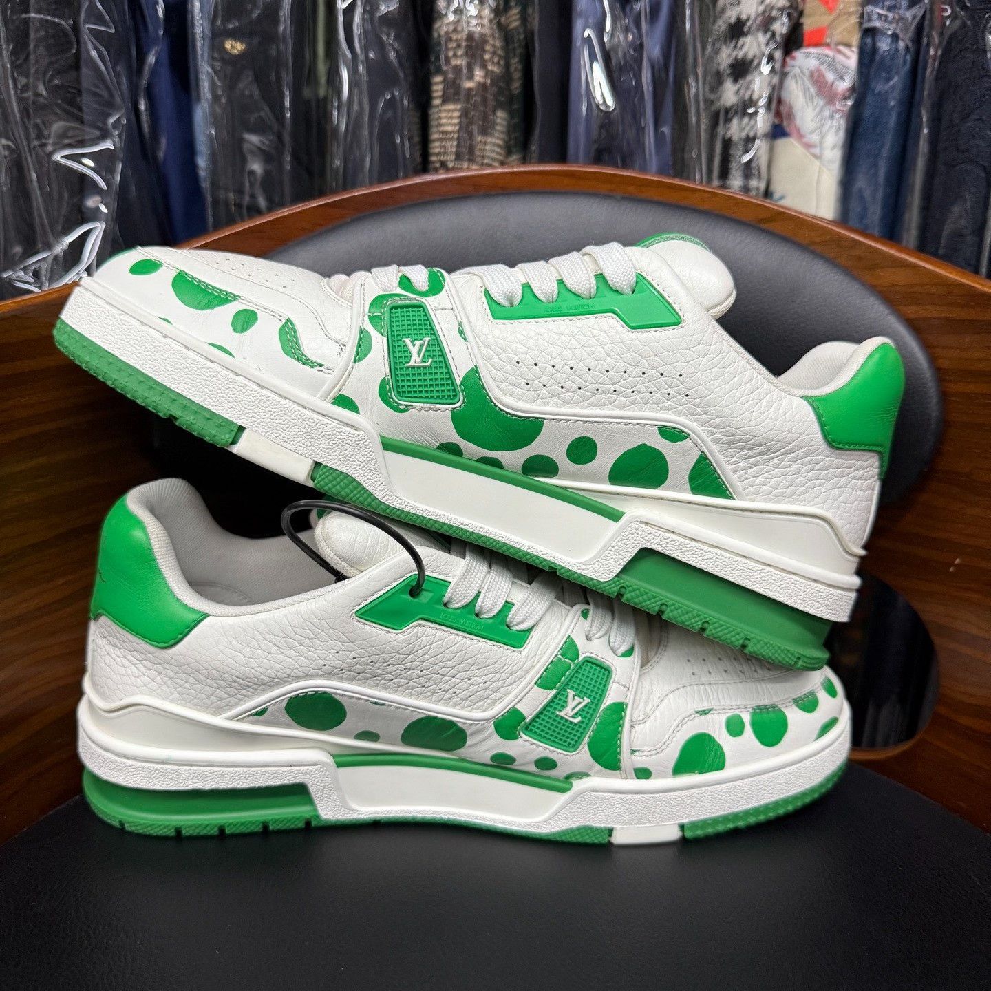 Louis Vuitton Louis Vuitton Collab Limited Green Lowtop Sneakers 8.5 Men Size US 8.5 / EU 41-42 - 7 Thumbnail