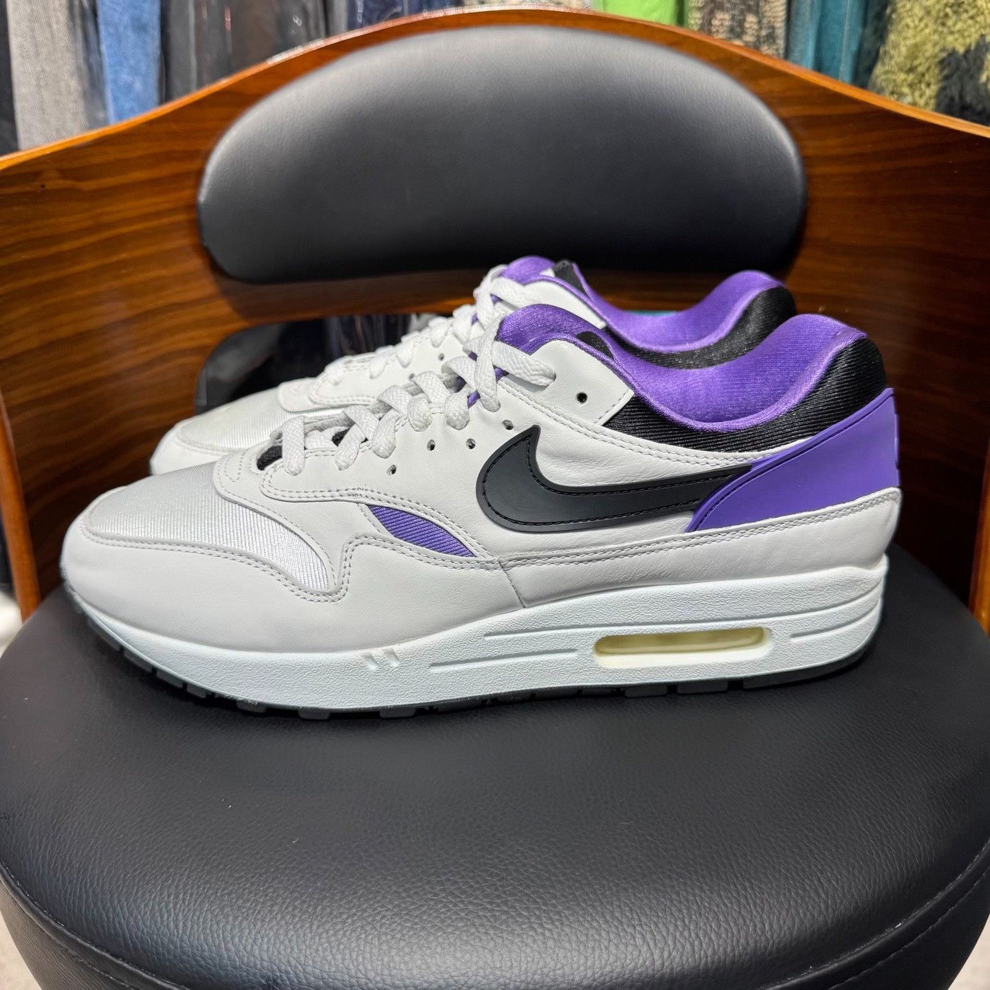 Nike Nike MAX1 White Lowtop Sneakers 11 Men Size US 11 / EU 44 - 6 Thumbnail