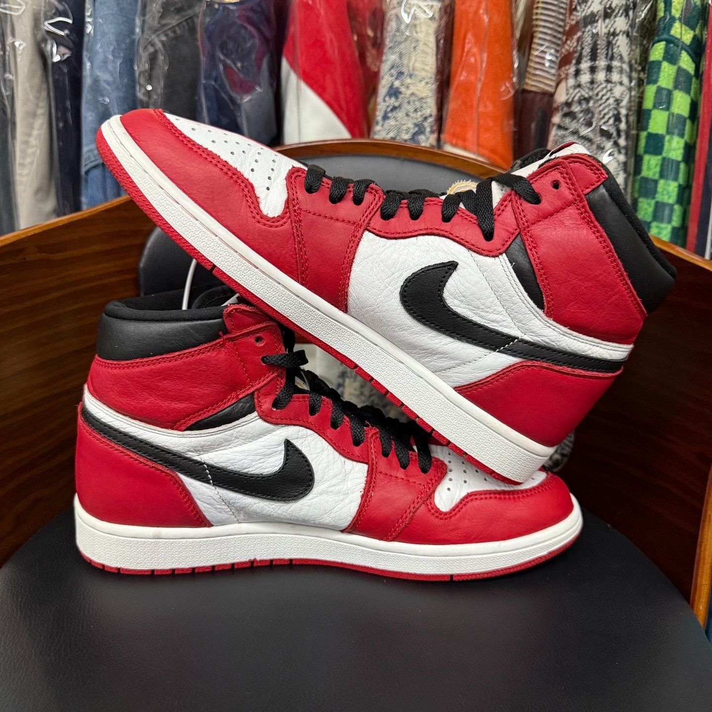 Nike Nike AJ1 Black Lowtop Sneakers 11 Men Size US 11 / EU 44 - 7 Thumbnail
