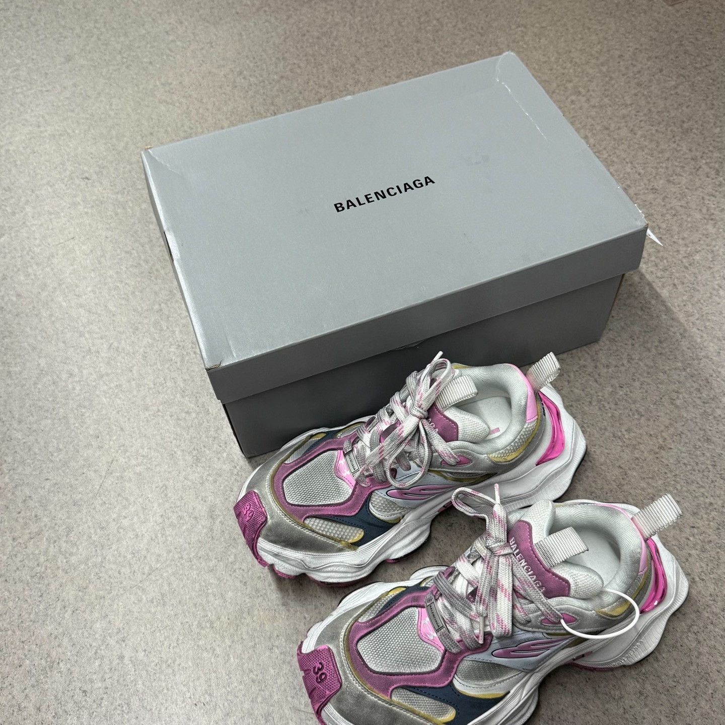 Balenciaga Balenciaga Distressed Pink Lowtop Sneakers us_8-5 Women Size US 8.5 / IT 38.5 - 9 Thumbnail