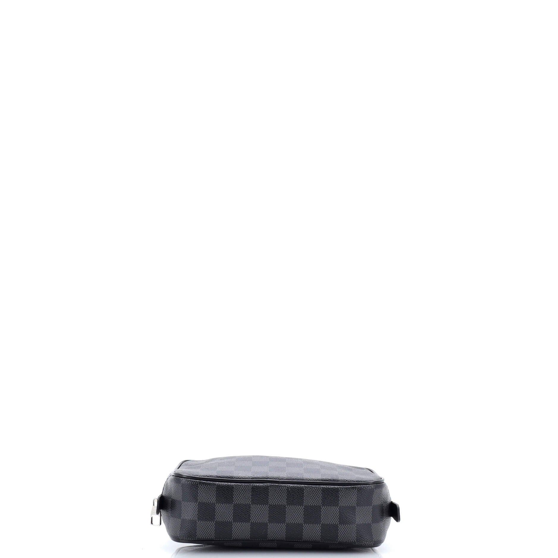 Louis Vuitton Toiletry Pouch Size ONE SIZE - 4 Thumbnail