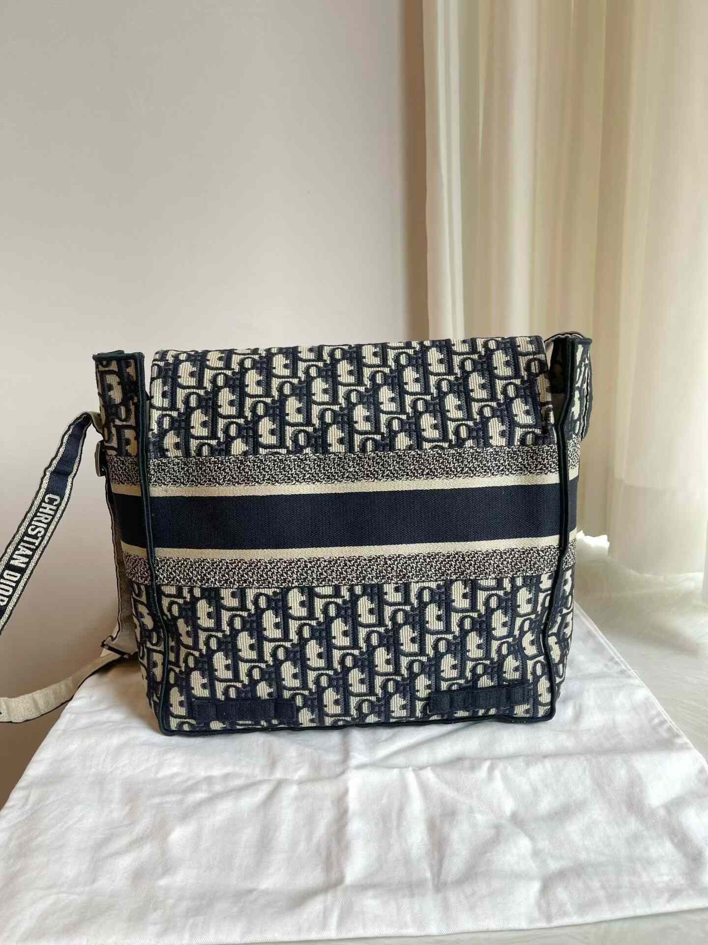 Dior Pre-loved Bag Very good condition Size ONE SIZE - 5 Thumbnail