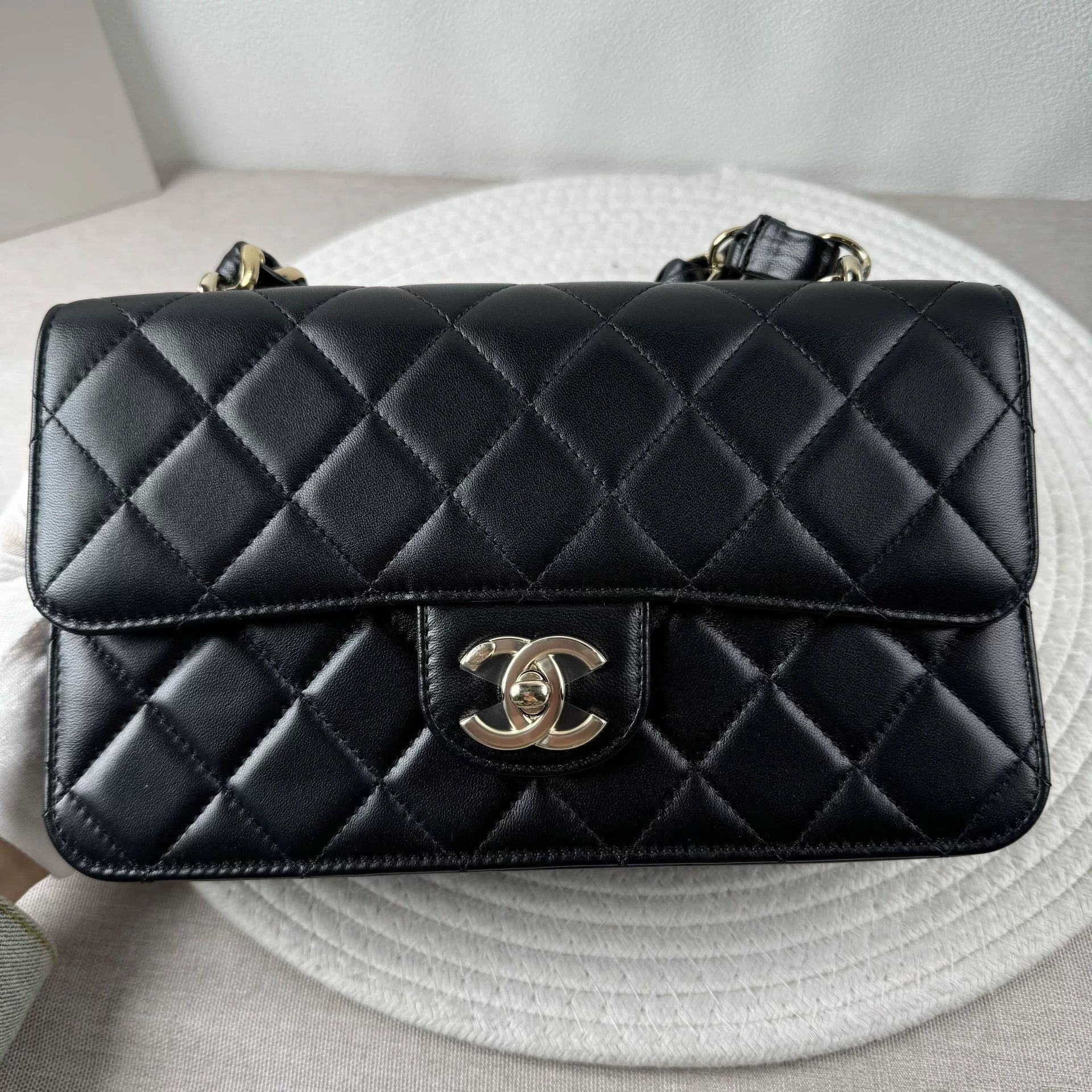 Chanel Pre-loved Bag Very good condition Size ONE SIZE - 9 Thumbnail