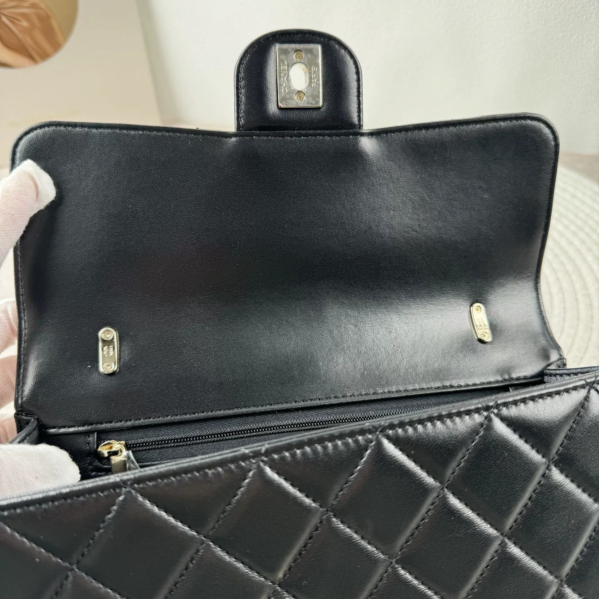 Chanel Pre-loved Bag Very good condition Size ONE SIZE - 3 Thumbnail