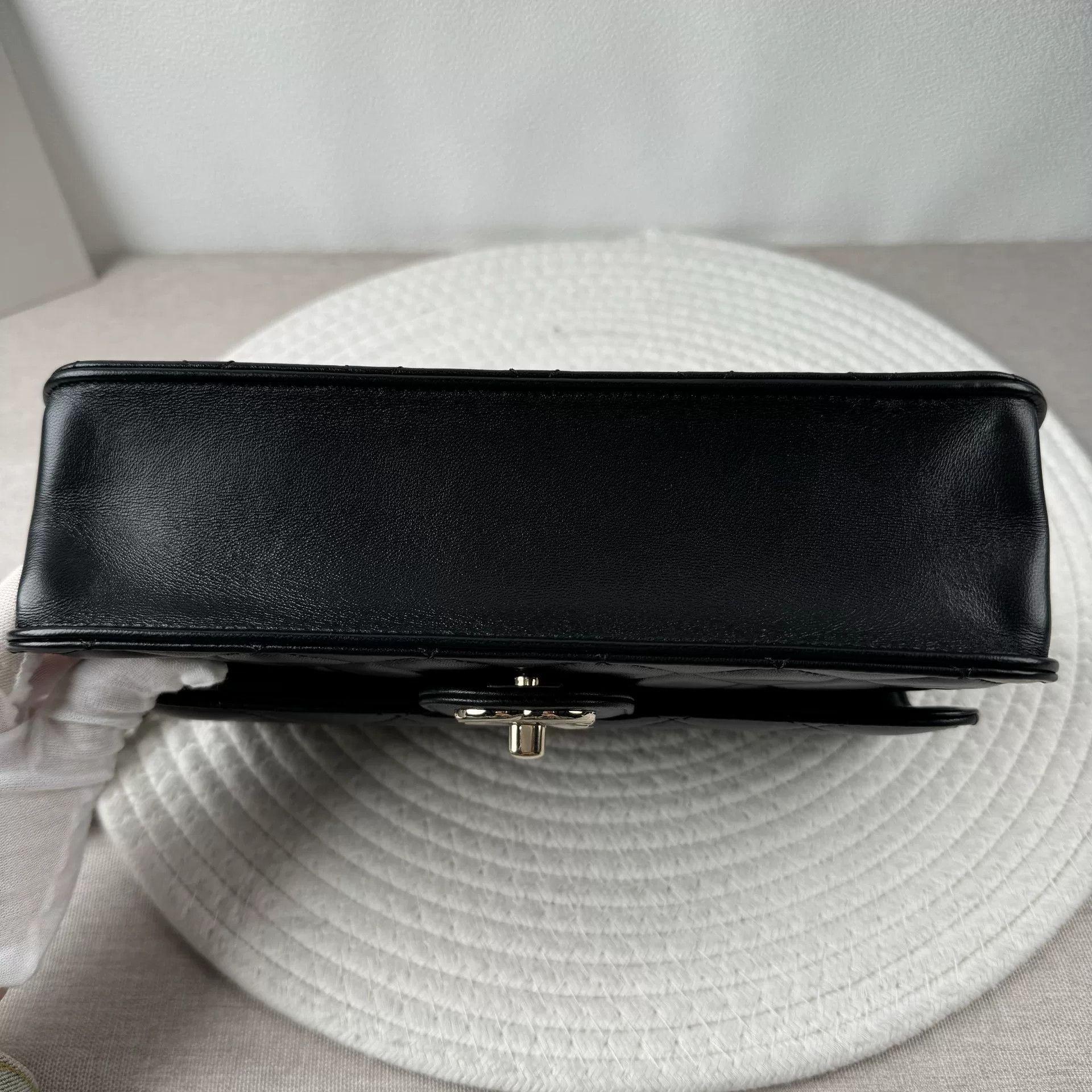 Chanel Pre-loved Bag Very good condition Size ONE SIZE - 6 Thumbnail