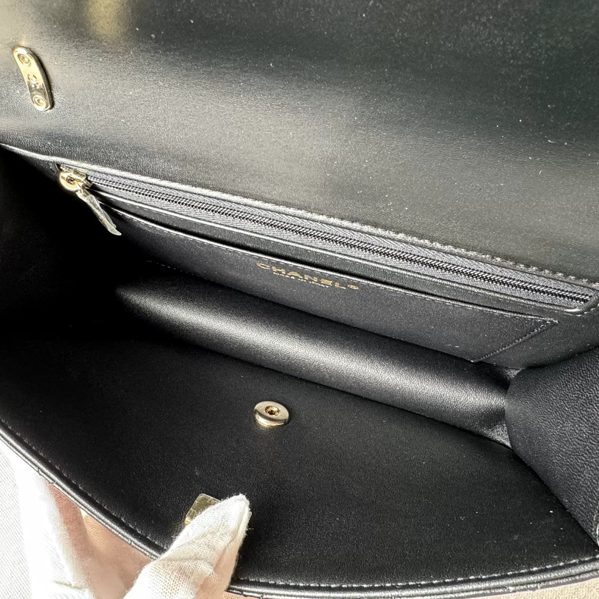 Chanel Pre-loved Bag Very good condition Size ONE SIZE - 4 Thumbnail