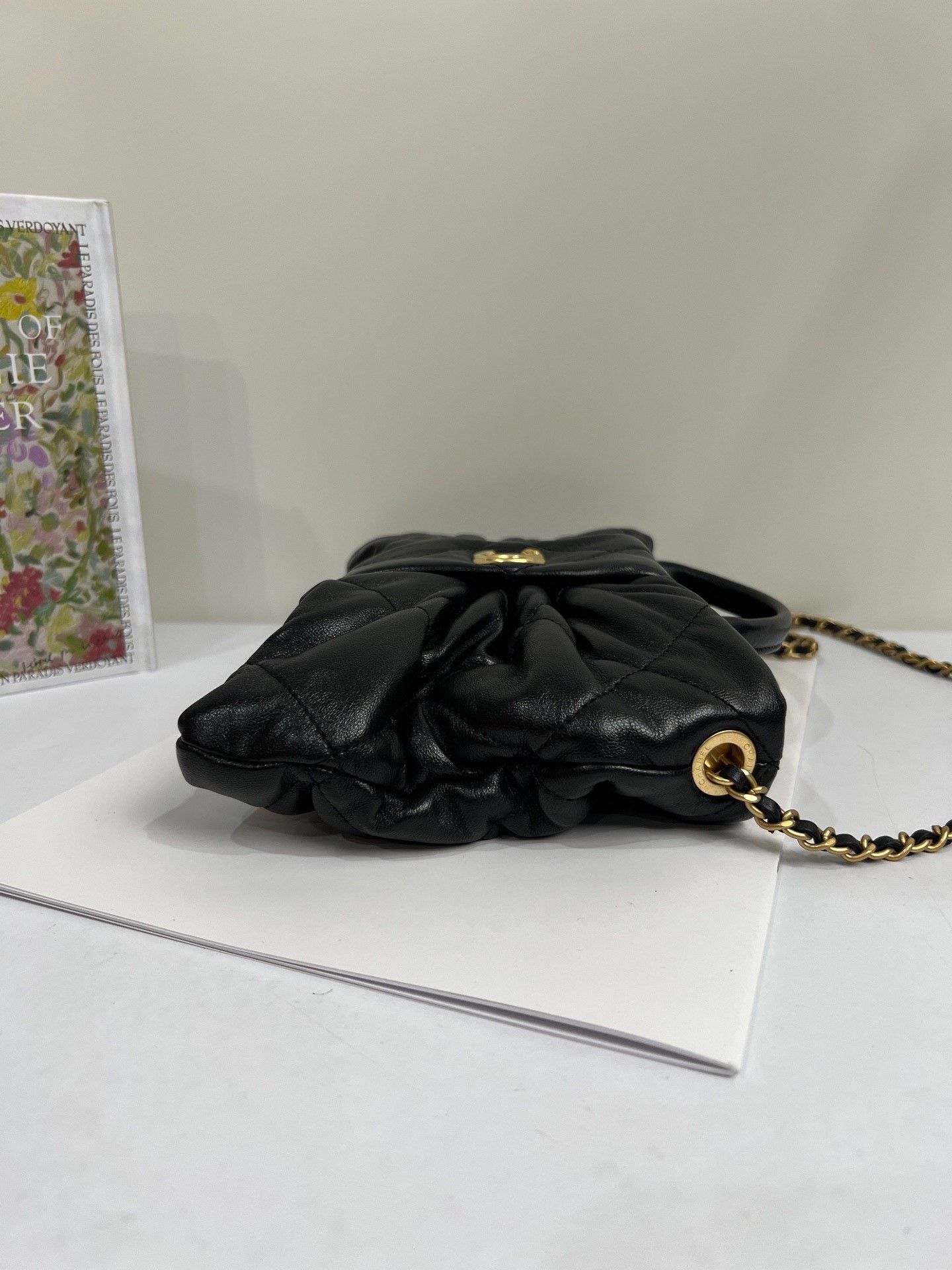 Chanel Pre-loved Bag Very good condition Size ONE SIZE - 3 Thumbnail