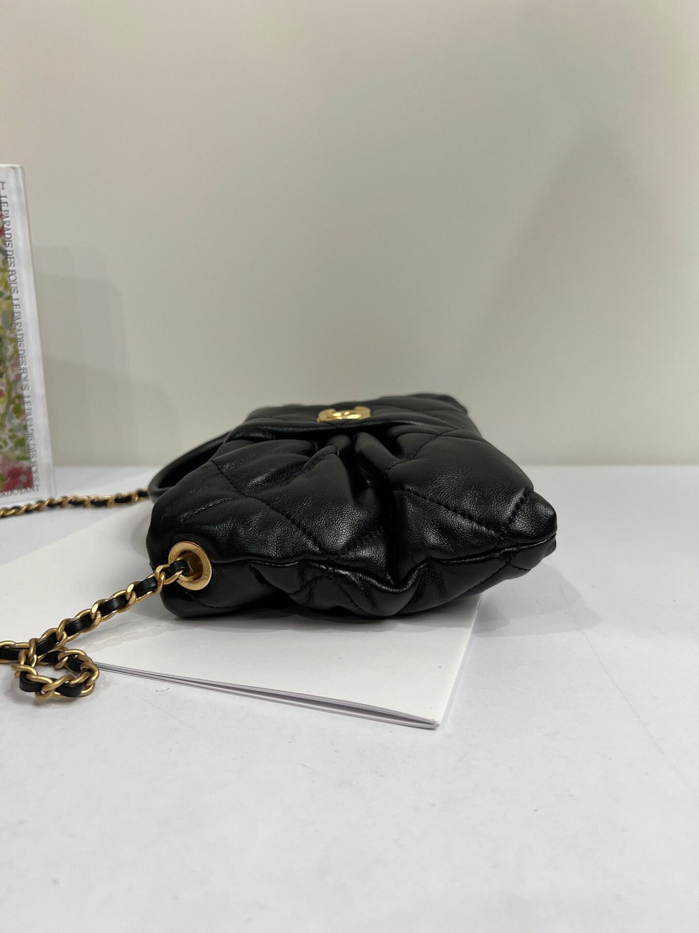 Chanel Pre-loved Bag Very good condition Size ONE SIZE - 4 Thumbnail