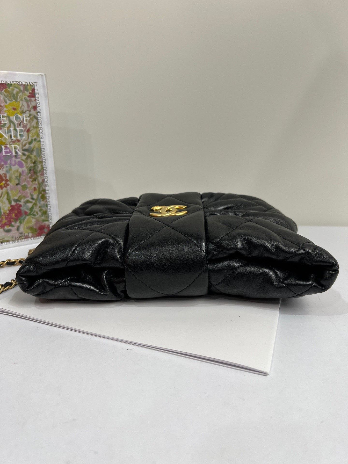 Chanel Pre-loved Bag Very good condition Size ONE SIZE - 5 Thumbnail