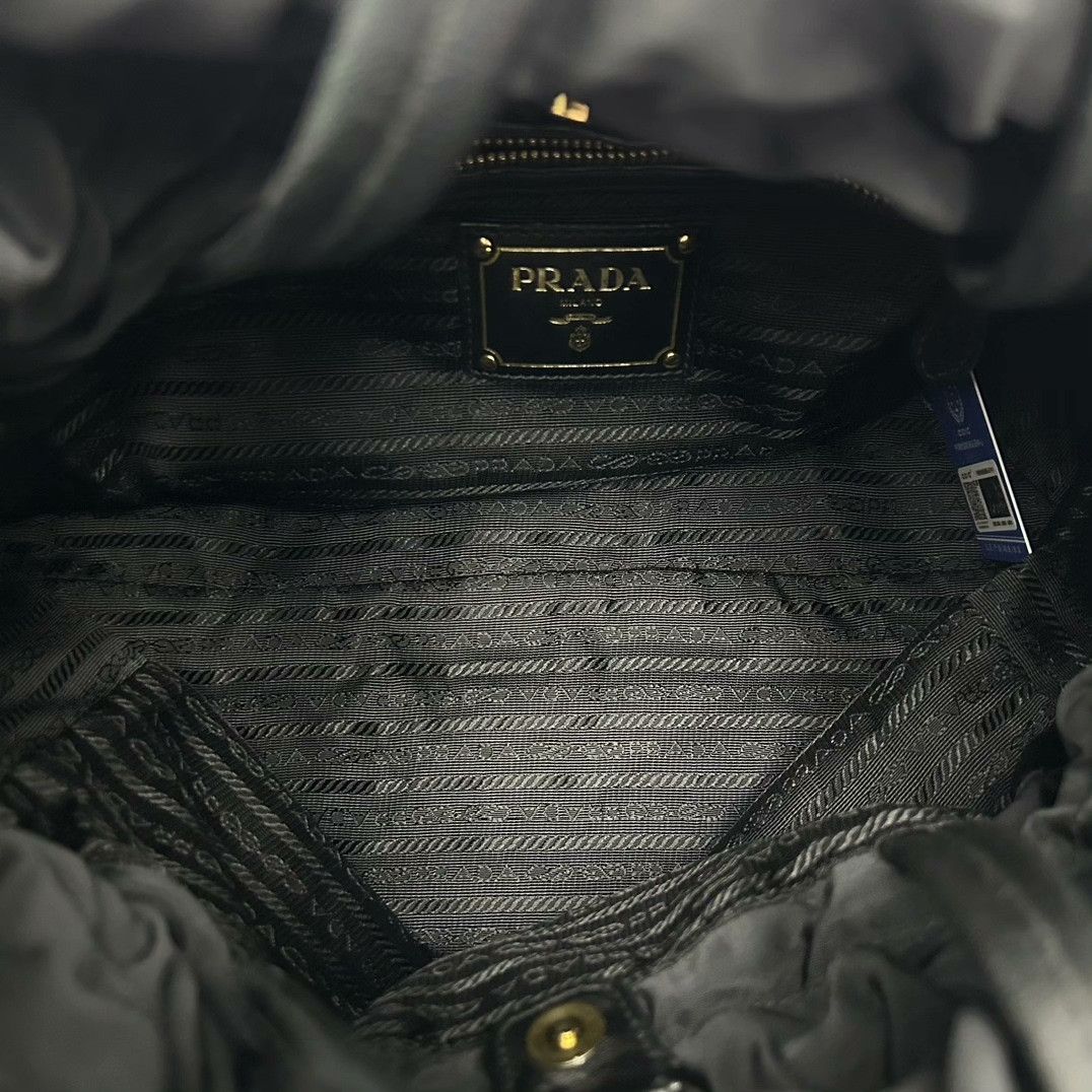 Prada Pre-loved Bag Very good condition Size ONE SIZE - 6 Thumbnail