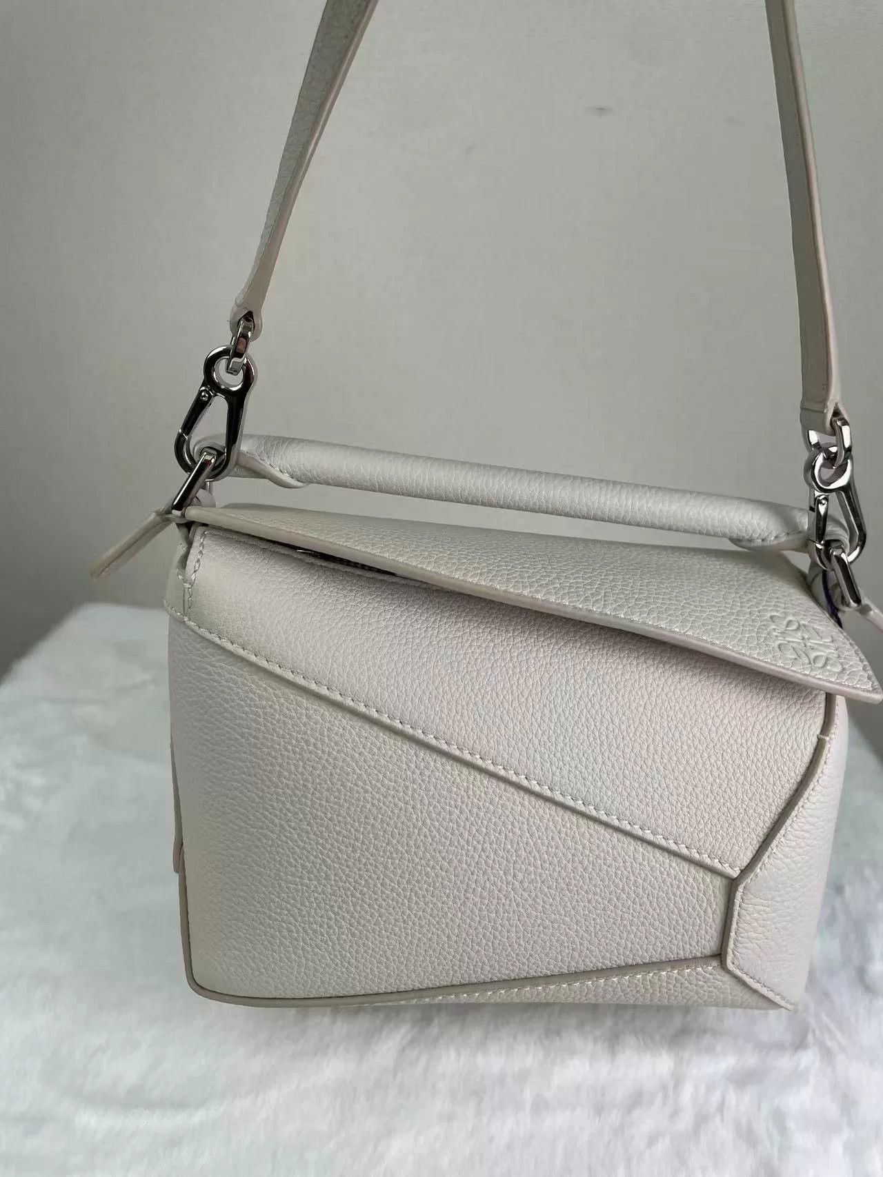 Loewe Pre-loved Bag Very good condition Size ONE SIZE - 6 Thumbnail