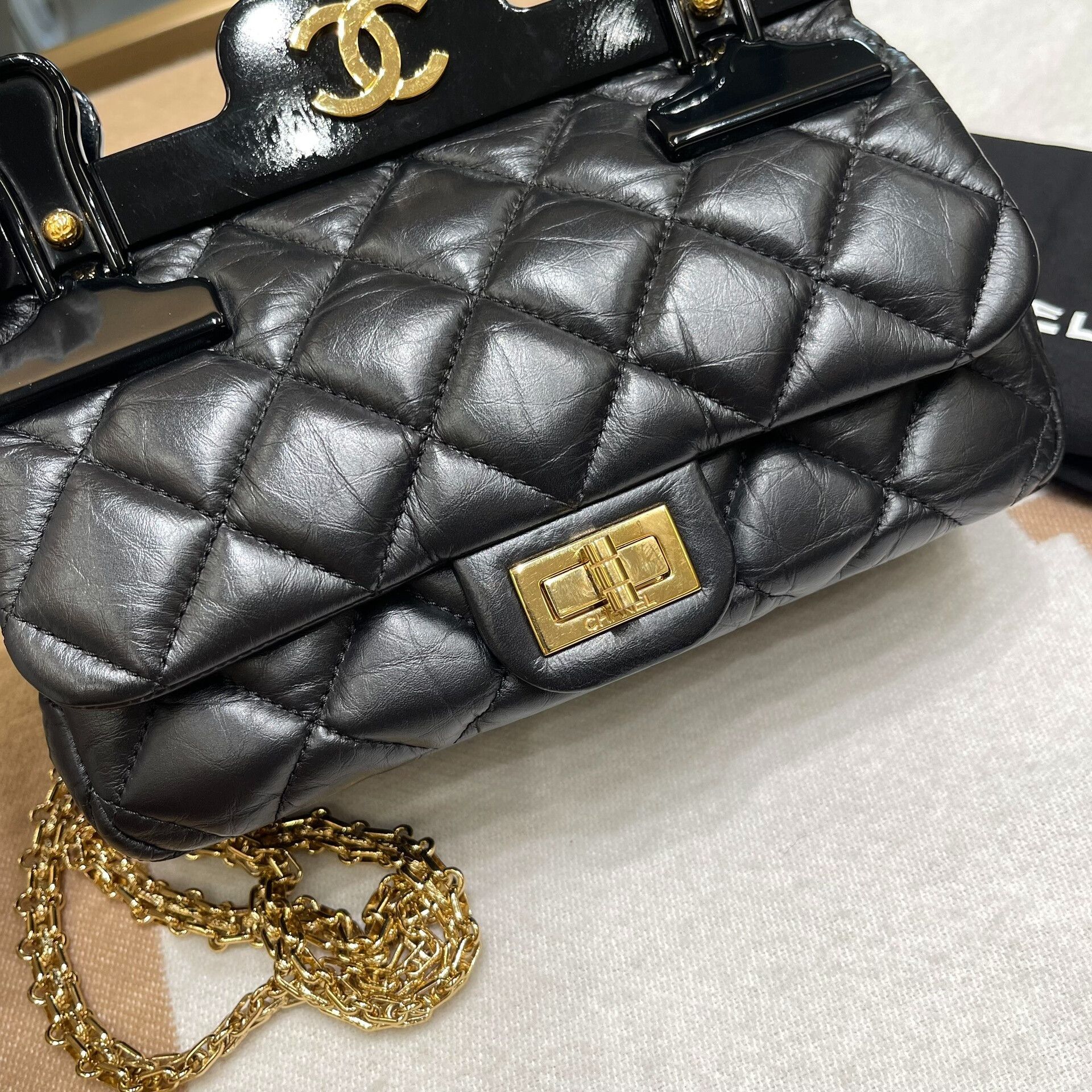 Chanel Pre-loved Bag Very good condition Size ONE SIZE - 4 Thumbnail