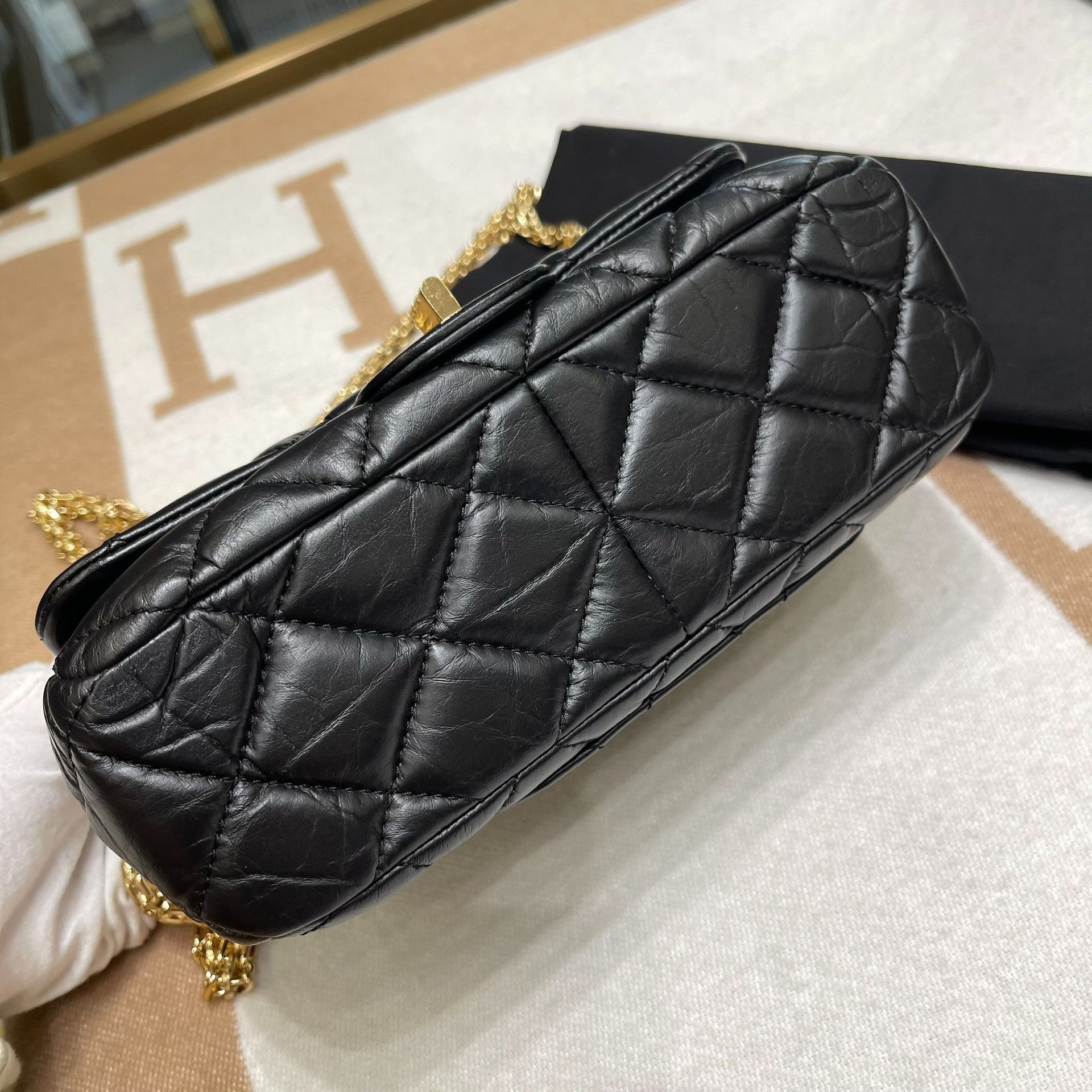 Chanel Pre-loved Bag Very good condition Size ONE SIZE - 5 Thumbnail