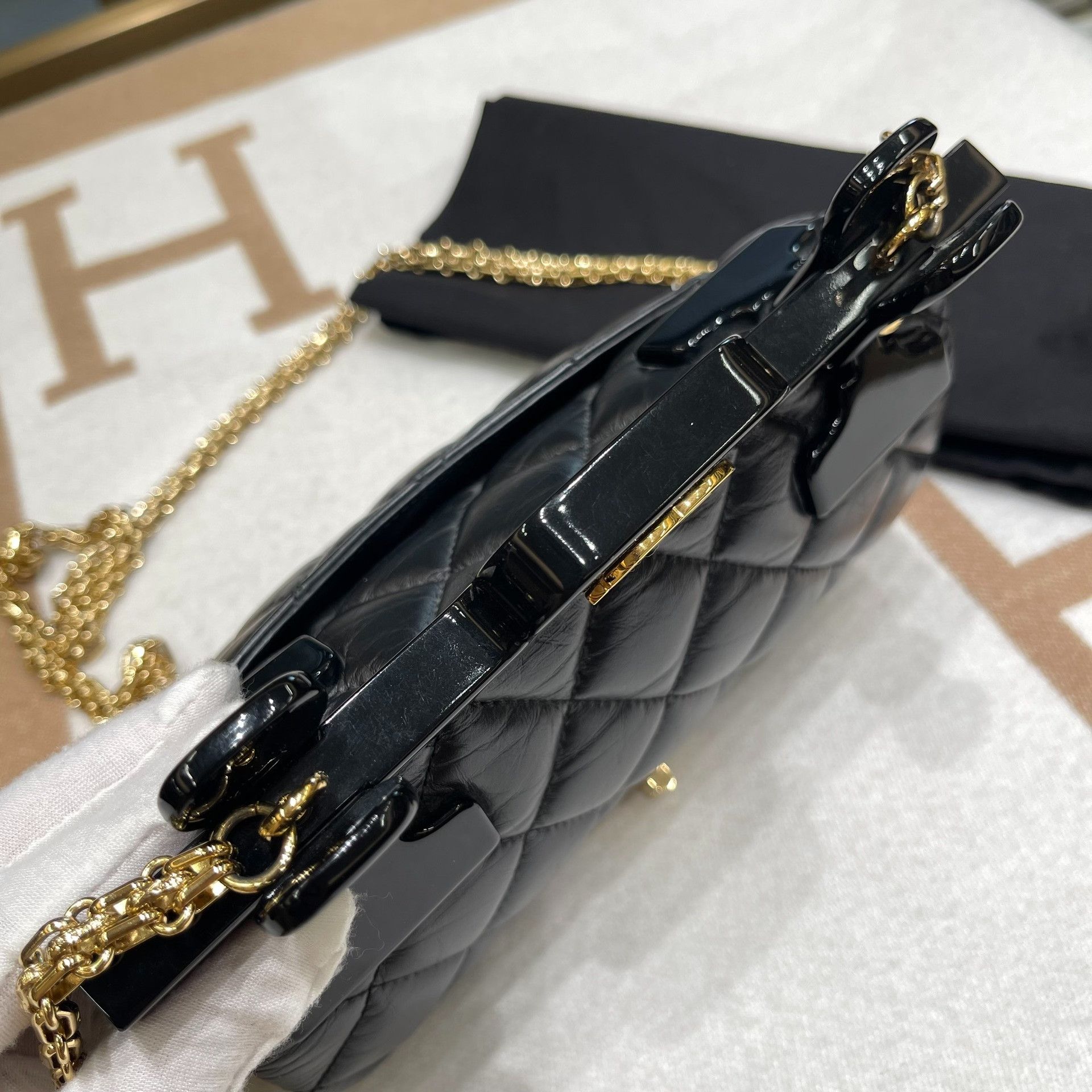 Chanel Pre-loved Bag Very good condition Size ONE SIZE - 6 Thumbnail
