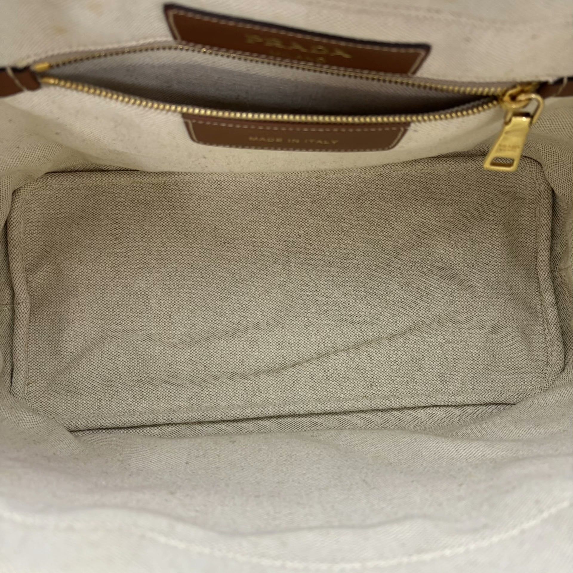 Prada Pre-loved Bag Very good condition Size ONE SIZE - 6 Thumbnail