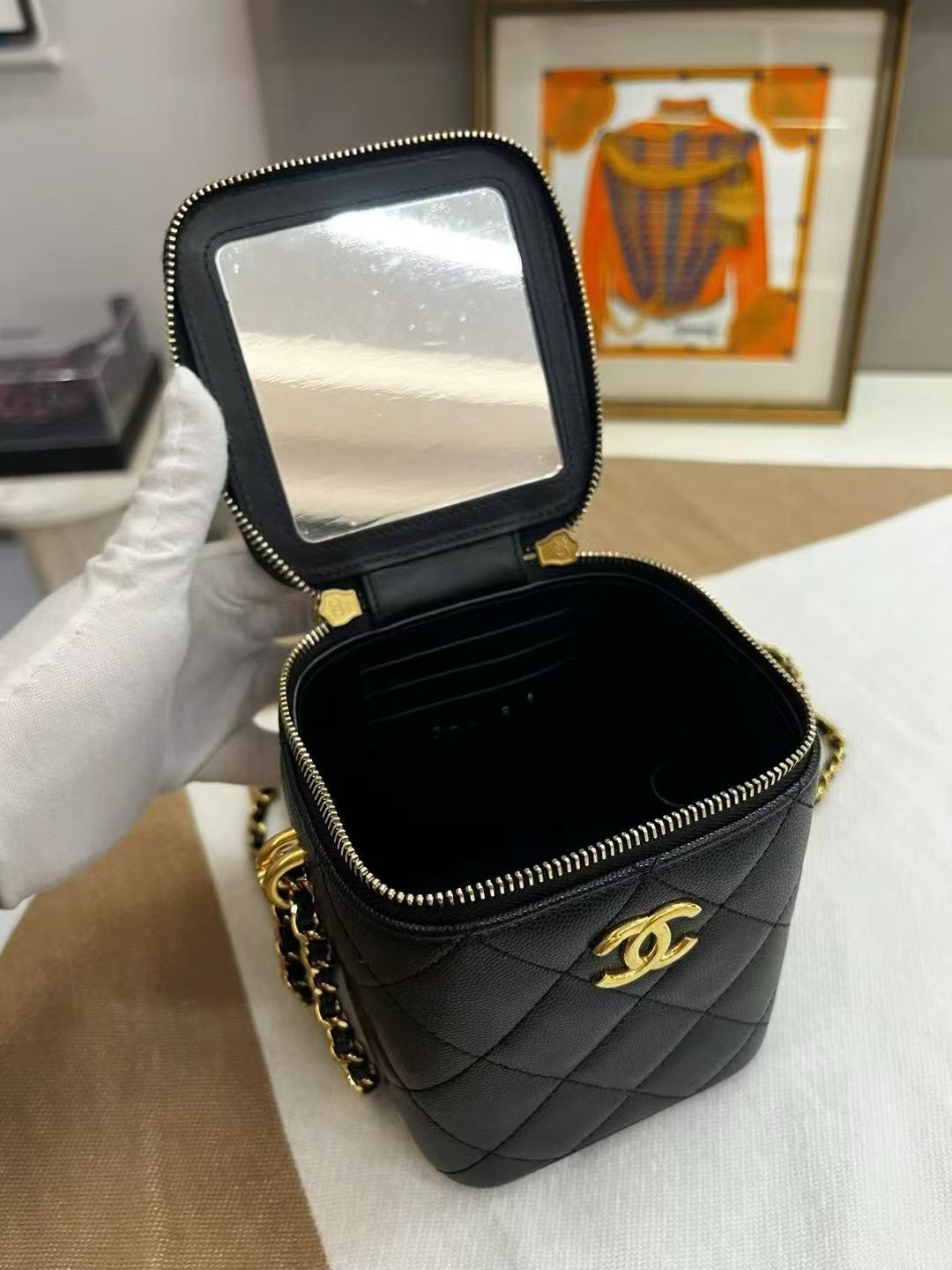 Chanel Pre-loved Bag Very good condition Size ONE SIZE - 5 Thumbnail