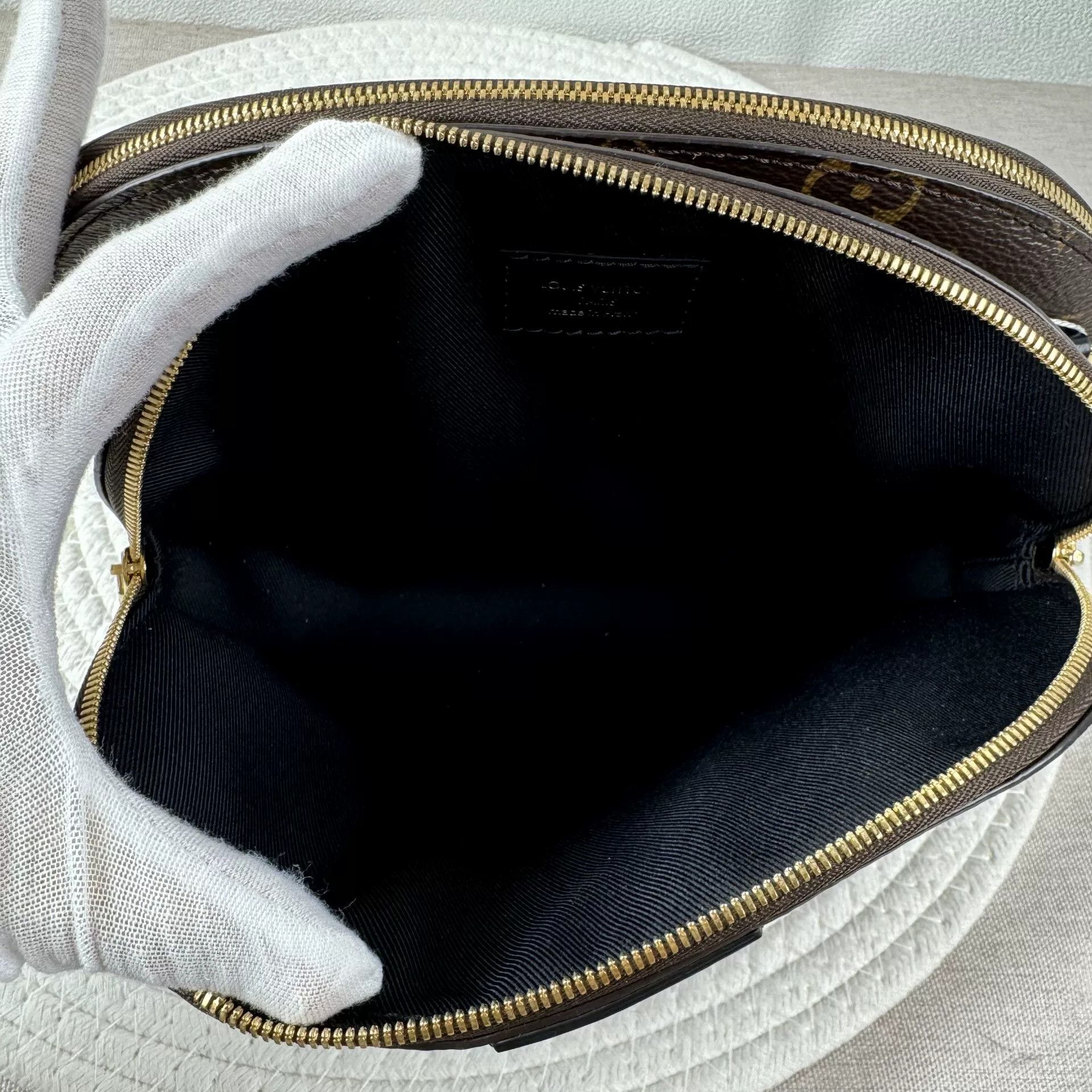 Louis Vuitton Pre-loved Bag Very good condition Size ONE SIZE - 9 Thumbnail