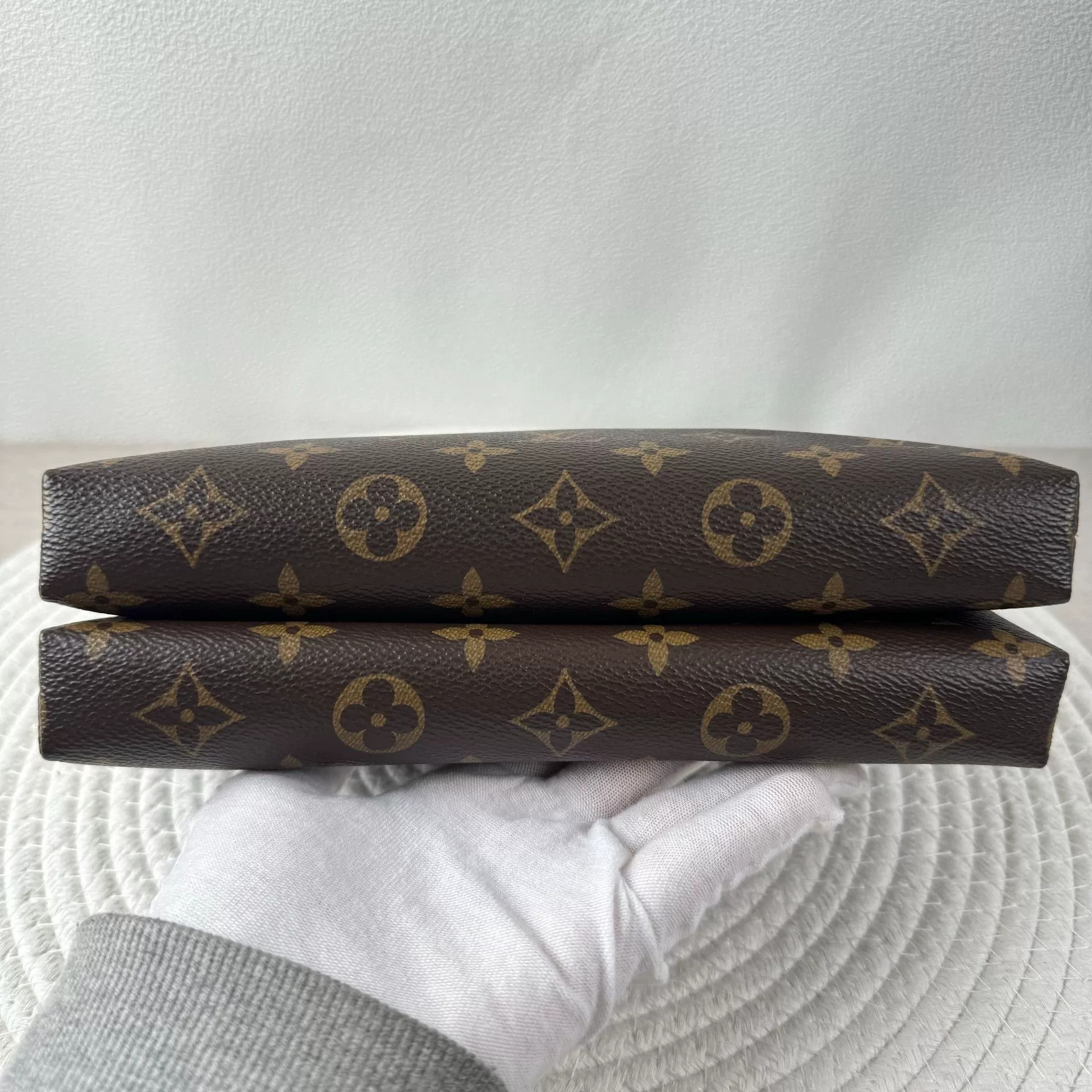 Louis Vuitton Pre-loved Bag Very good condition Size ONE SIZE - 6 Thumbnail