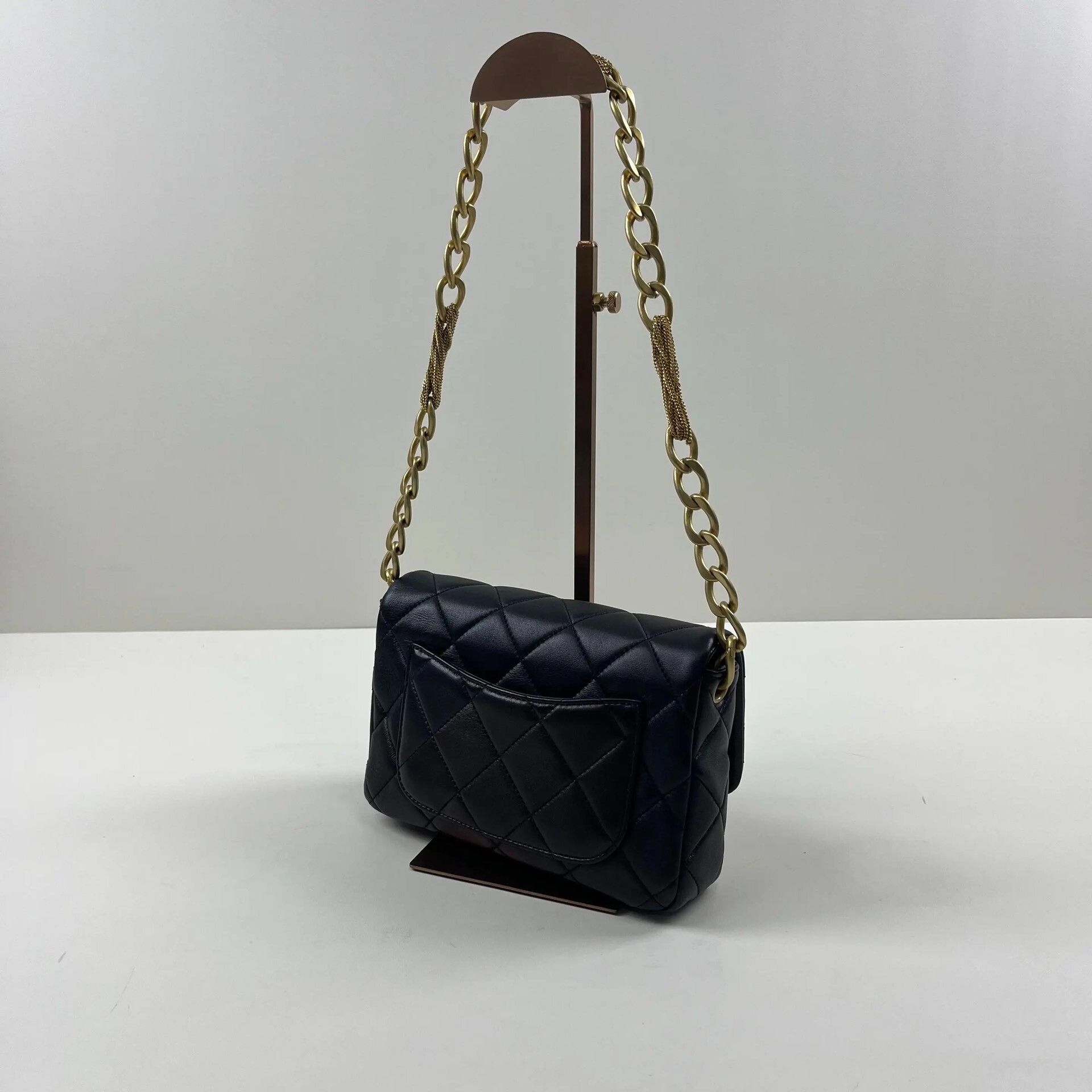Chanel Pre-loved Bag Very good condition Size ONE SIZE - 9 Thumbnail