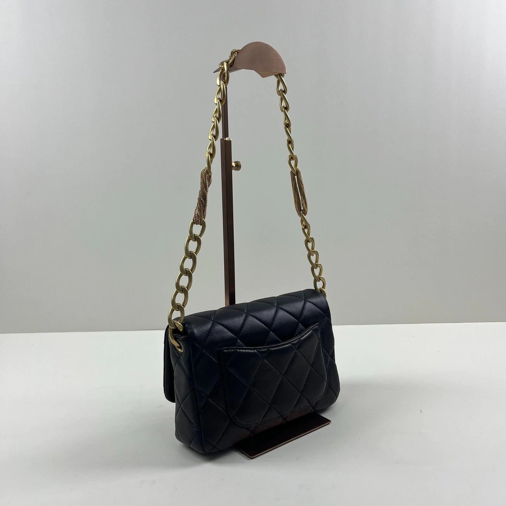 Chanel Pre-loved Bag Very good condition Size ONE SIZE - 7 Thumbnail