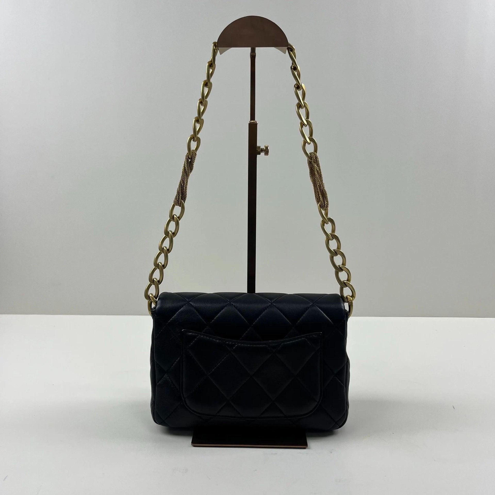 Chanel Pre-loved Bag Very good condition Size ONE SIZE - 6 Thumbnail