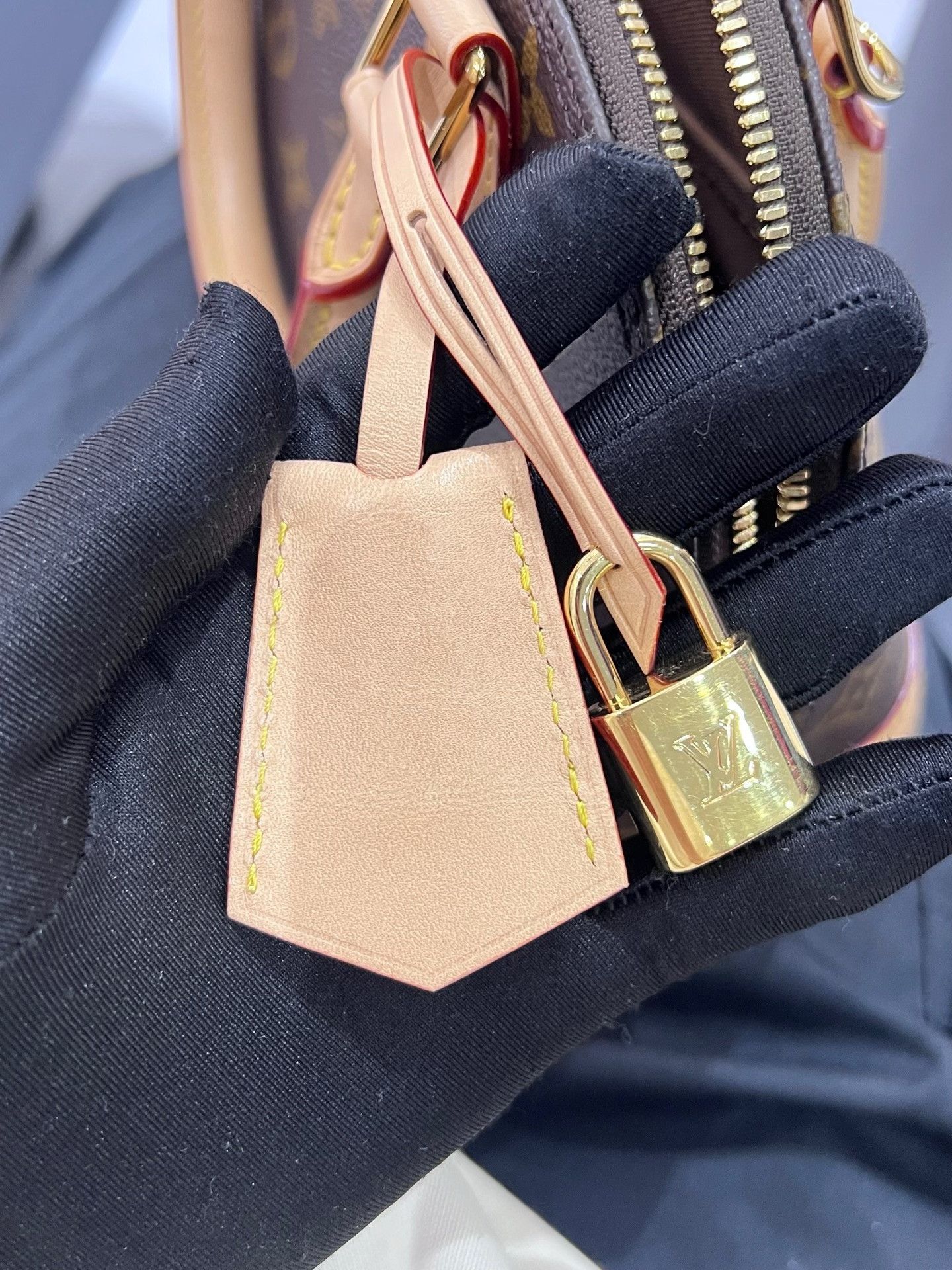 Louis Vuitton Pre-loved Bag Very good condition Size ONE SIZE - 6 Thumbnail