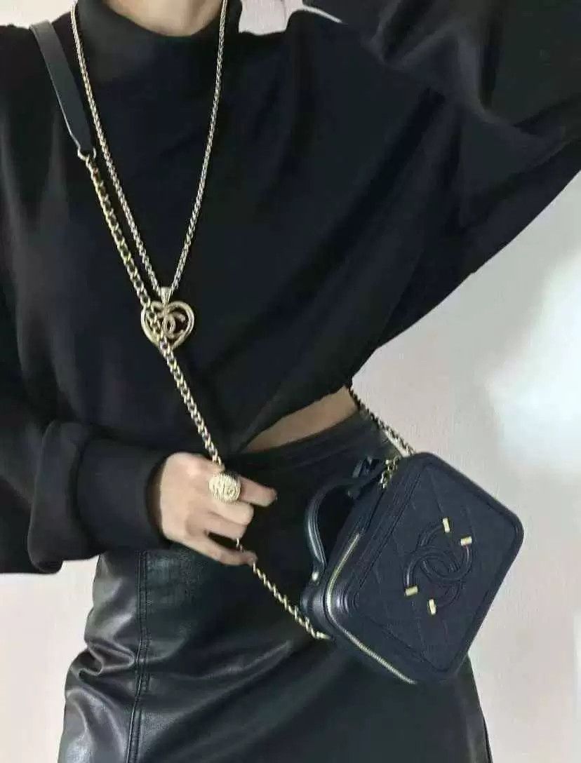 Chanel Pre-loved Bag Very good condition Size ONE SIZE - 9 Thumbnail