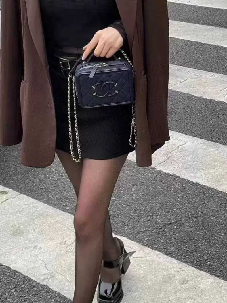 Chanel Pre-loved Bag Very good condition Size ONE SIZE - 8 Thumbnail