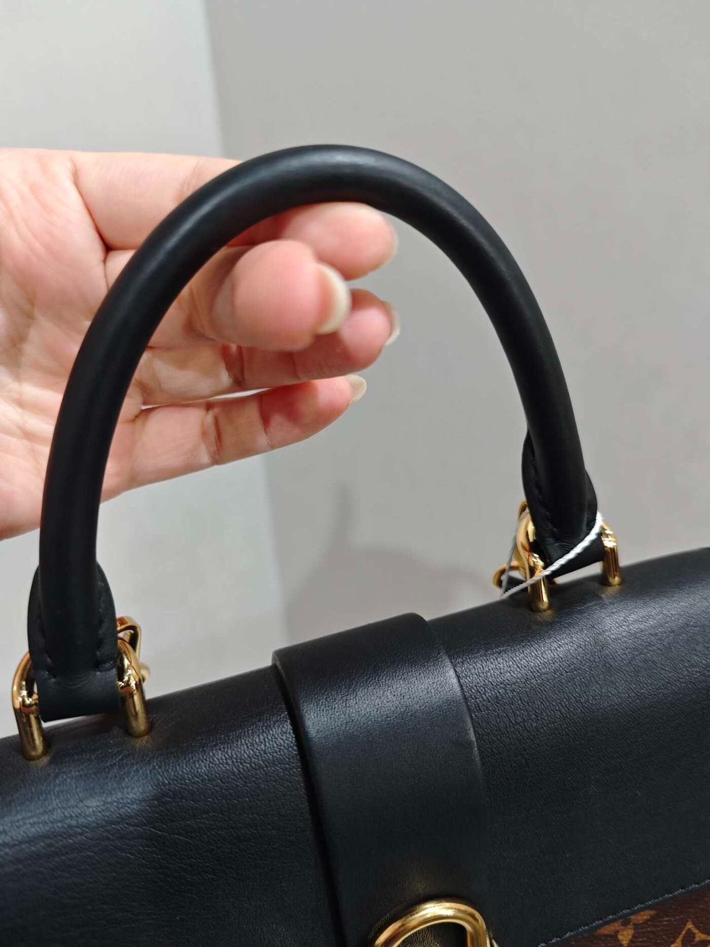 Louis Vuitton Pre-loved Bag Very good condition Size ONE SIZE - 4 Thumbnail