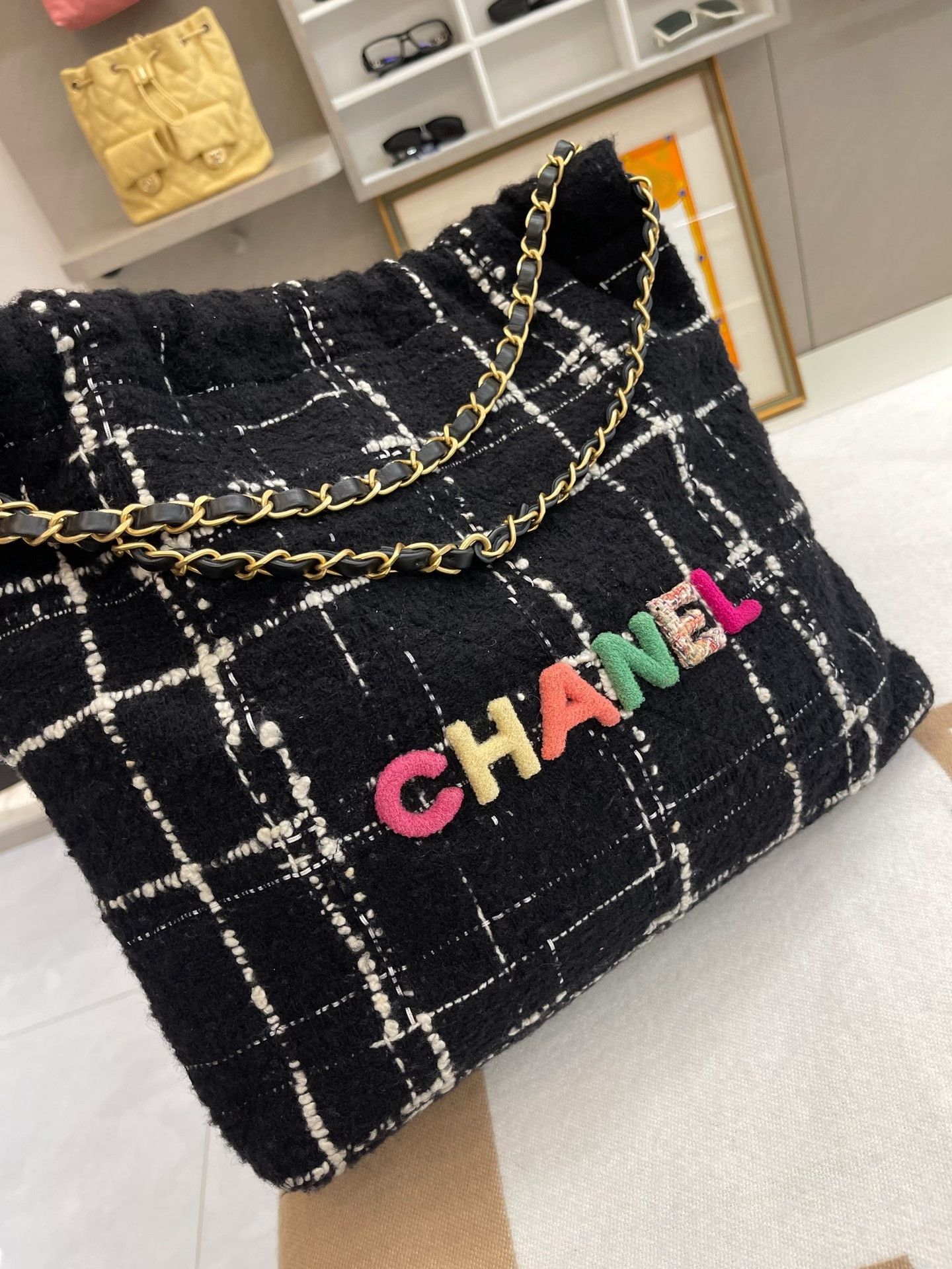 Chanel Pre-loved Bag Very good condition Size ONE SIZE - 4 Thumbnail