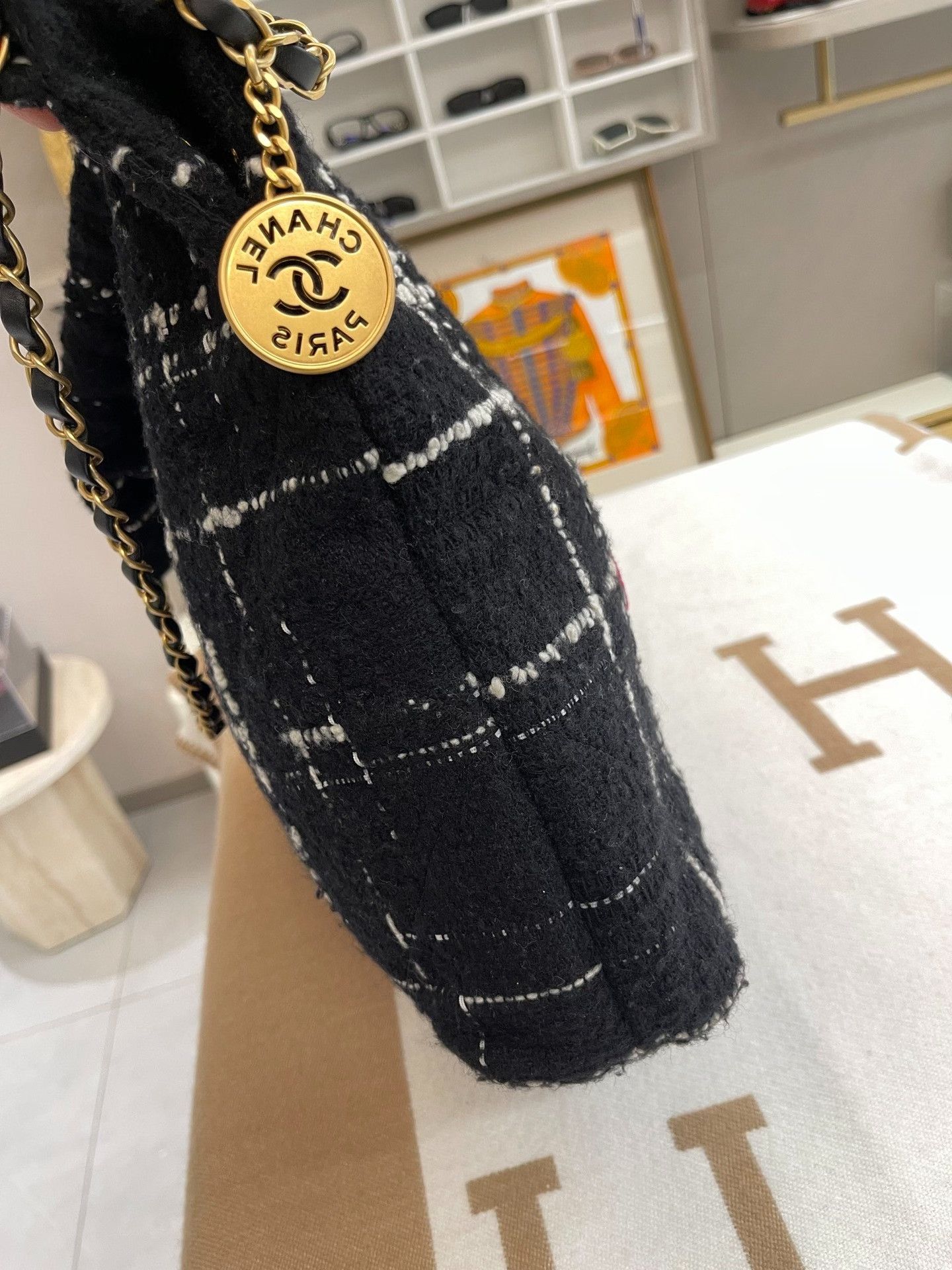 Chanel Pre-loved Bag Very good condition Size ONE SIZE - 5 Thumbnail