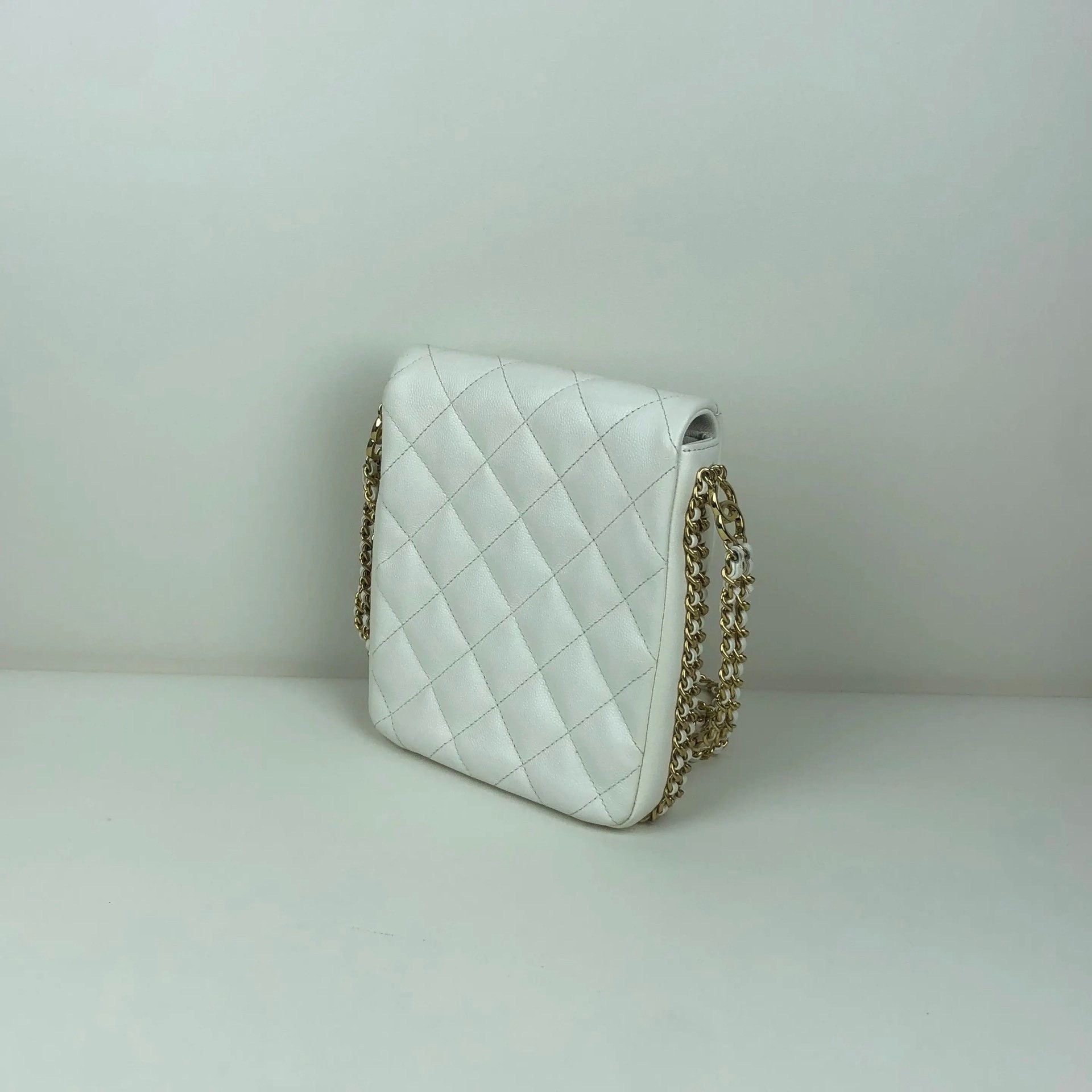 Chanel Pre-loved Bag Very good condition Size ONE SIZE - 6 Thumbnail