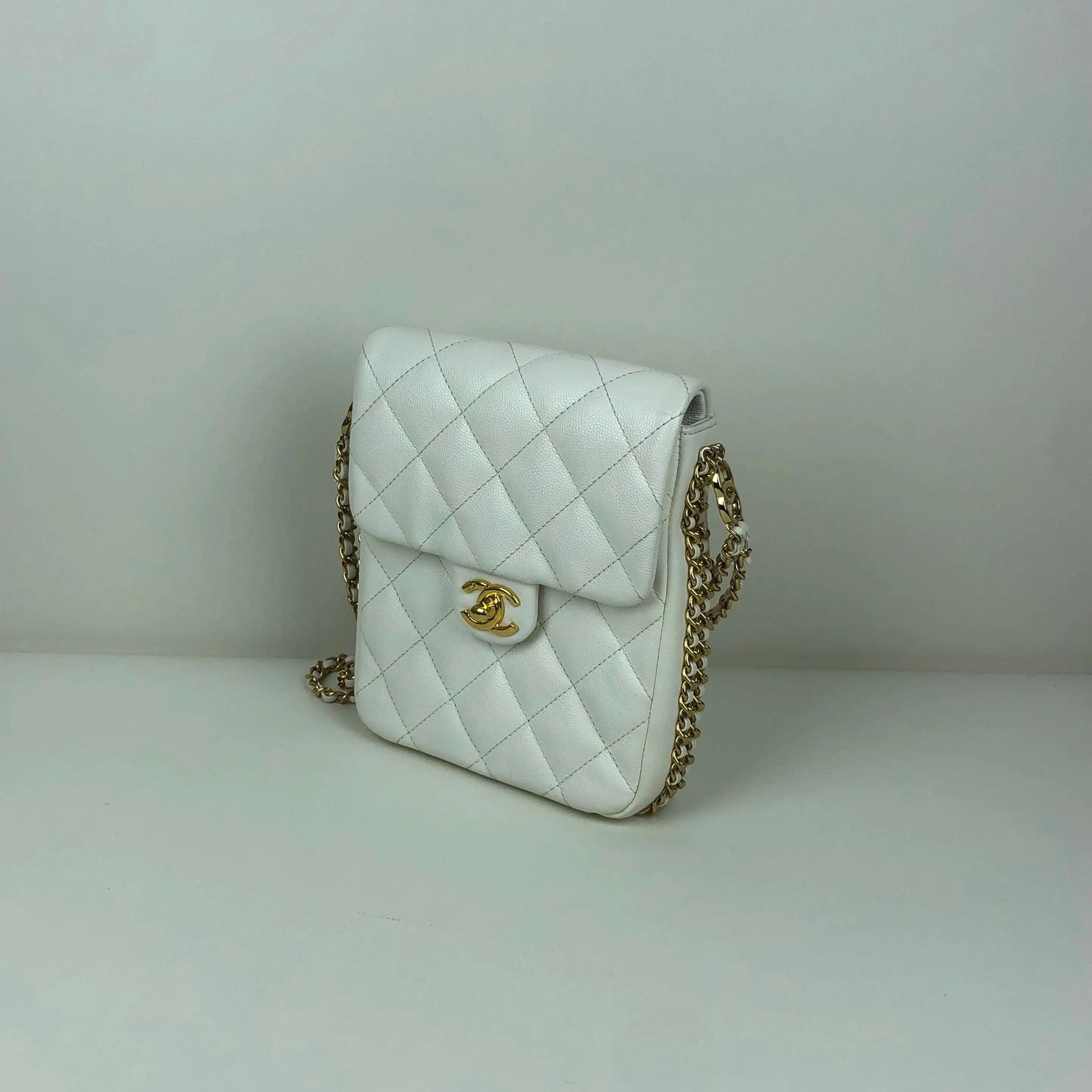 Chanel Pre-loved Bag Very good condition Size ONE SIZE - 3 Thumbnail