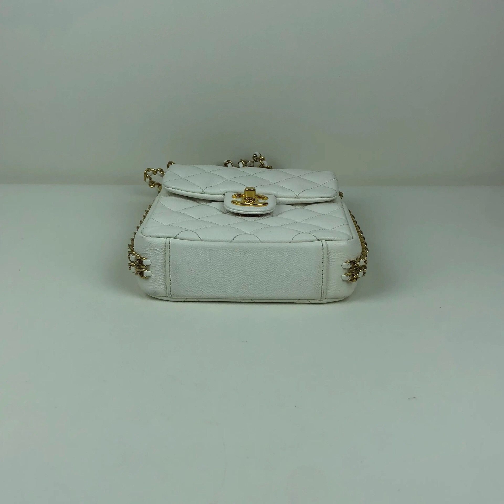 Chanel Pre-loved Bag Very good condition Size ONE SIZE - 7 Thumbnail
