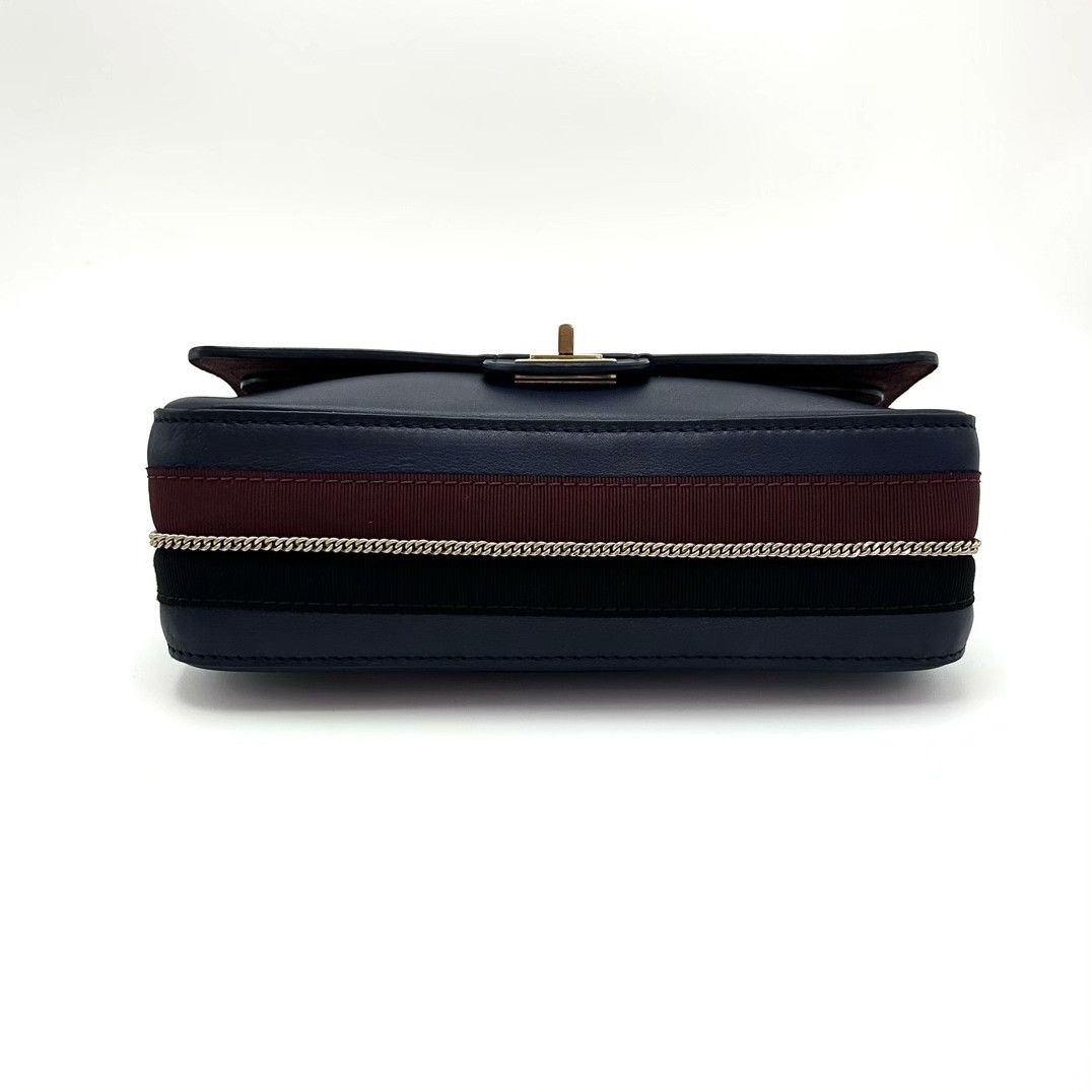 Chanel Pre-loved Bag Very good condition Size ONE SIZE - 5 Thumbnail