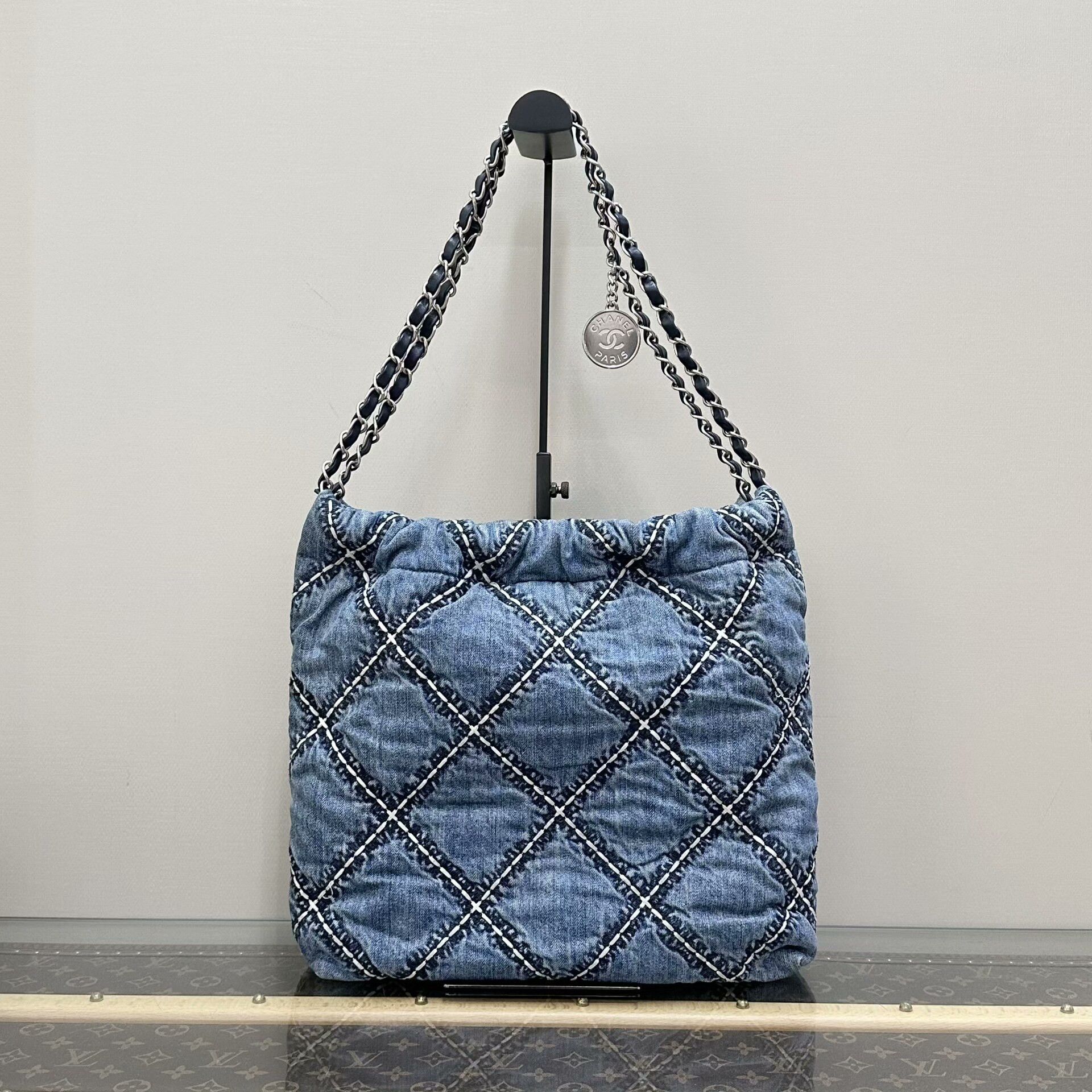 Chanel Pre-loved Bag Very good condition Size ONE SIZE - 2 Thumbnail
