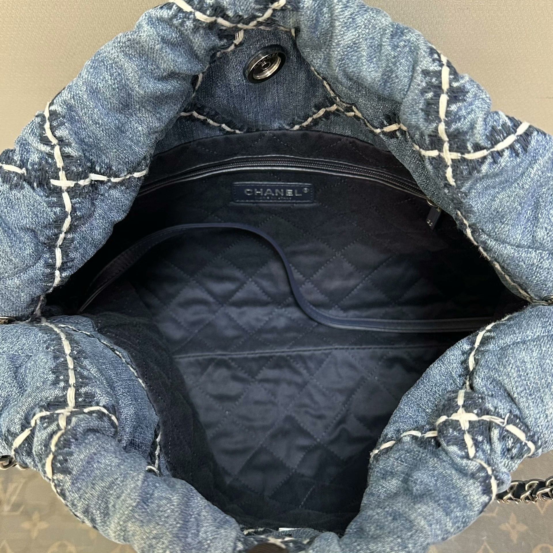 Chanel Pre-loved Bag Very good condition Size ONE SIZE - 6 Thumbnail