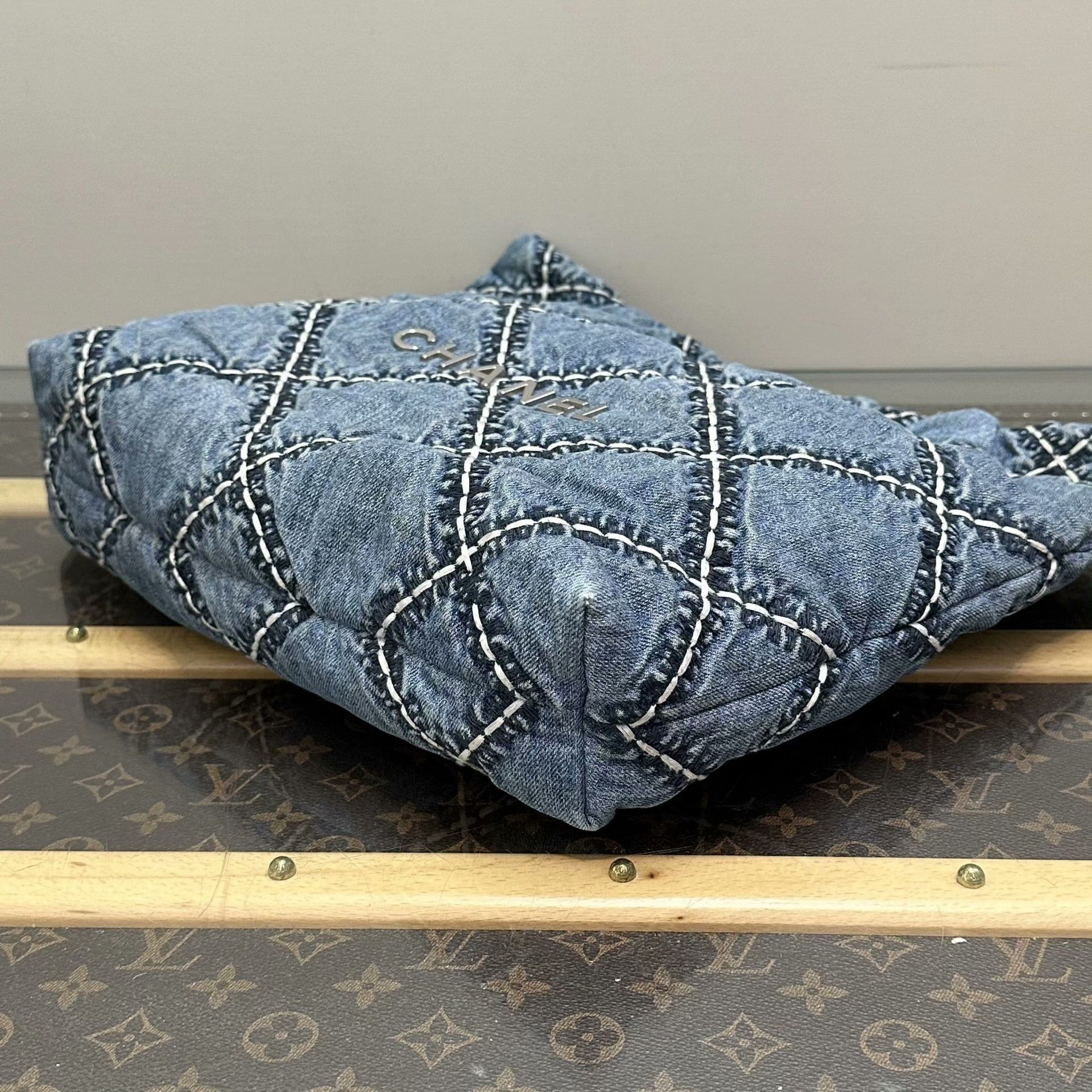 Chanel Pre-loved Bag Very good condition Size ONE SIZE - 4 Thumbnail