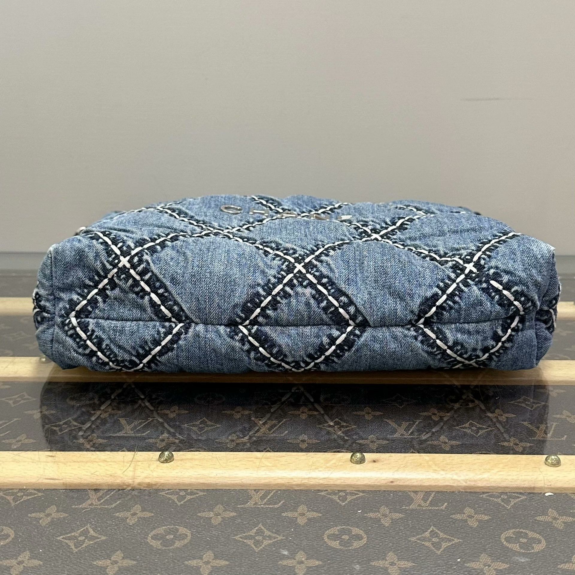 Chanel Pre-loved Bag Very good condition Size ONE SIZE - 5 Thumbnail