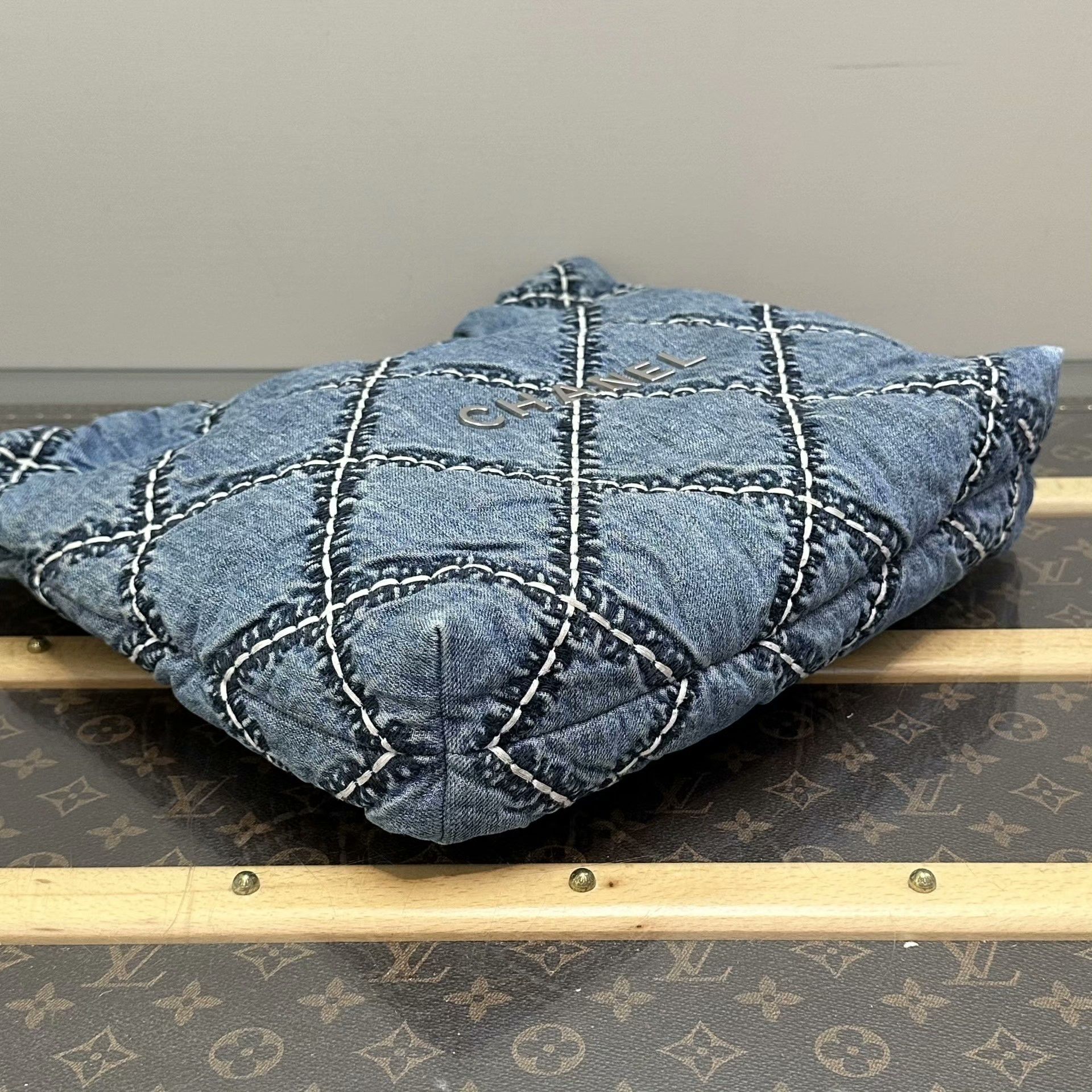 Chanel Pre-loved Bag Very good condition Size ONE SIZE - 3 Thumbnail