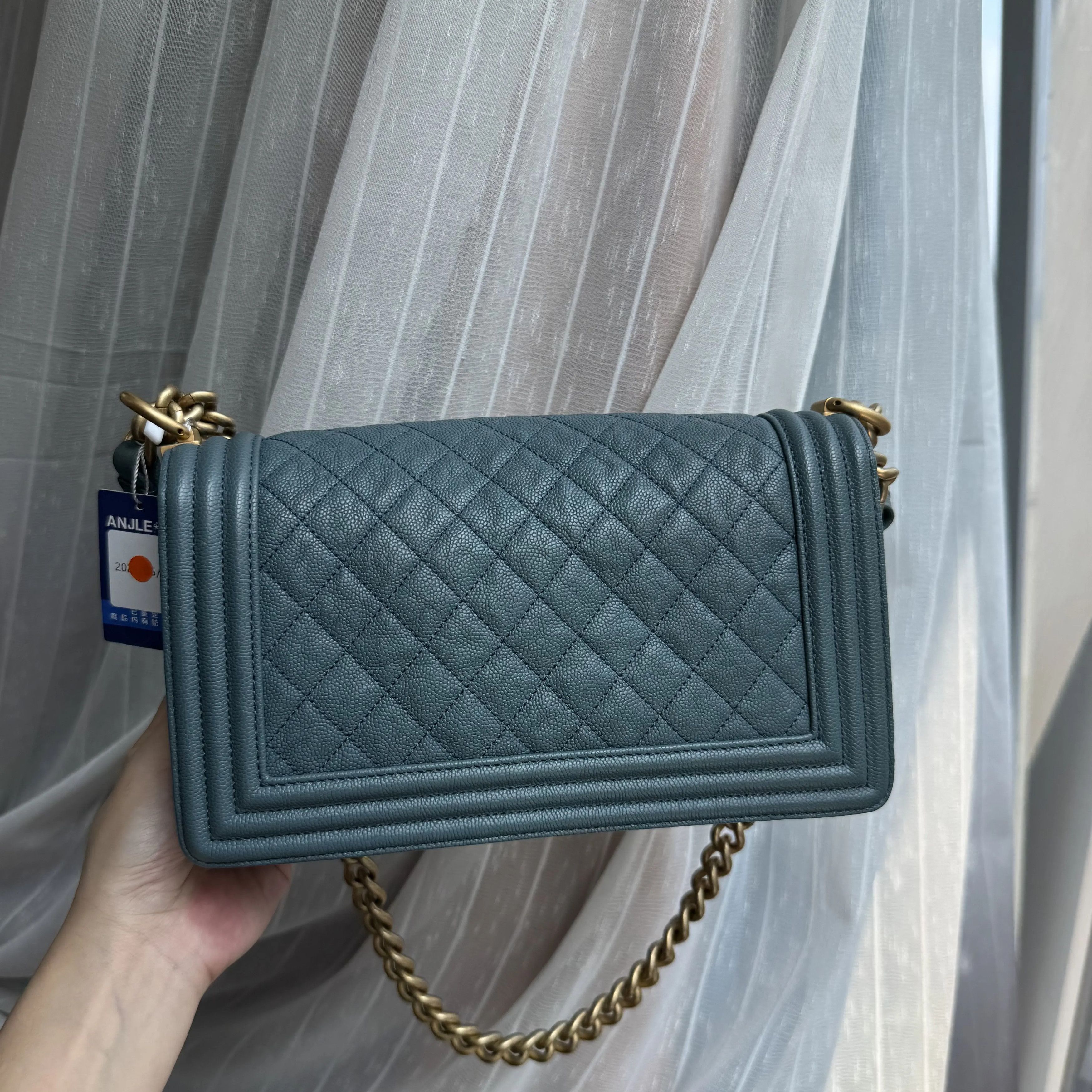 Chanel Pre-loved Bag Very good condition Size ONE SIZE - 4 Thumbnail