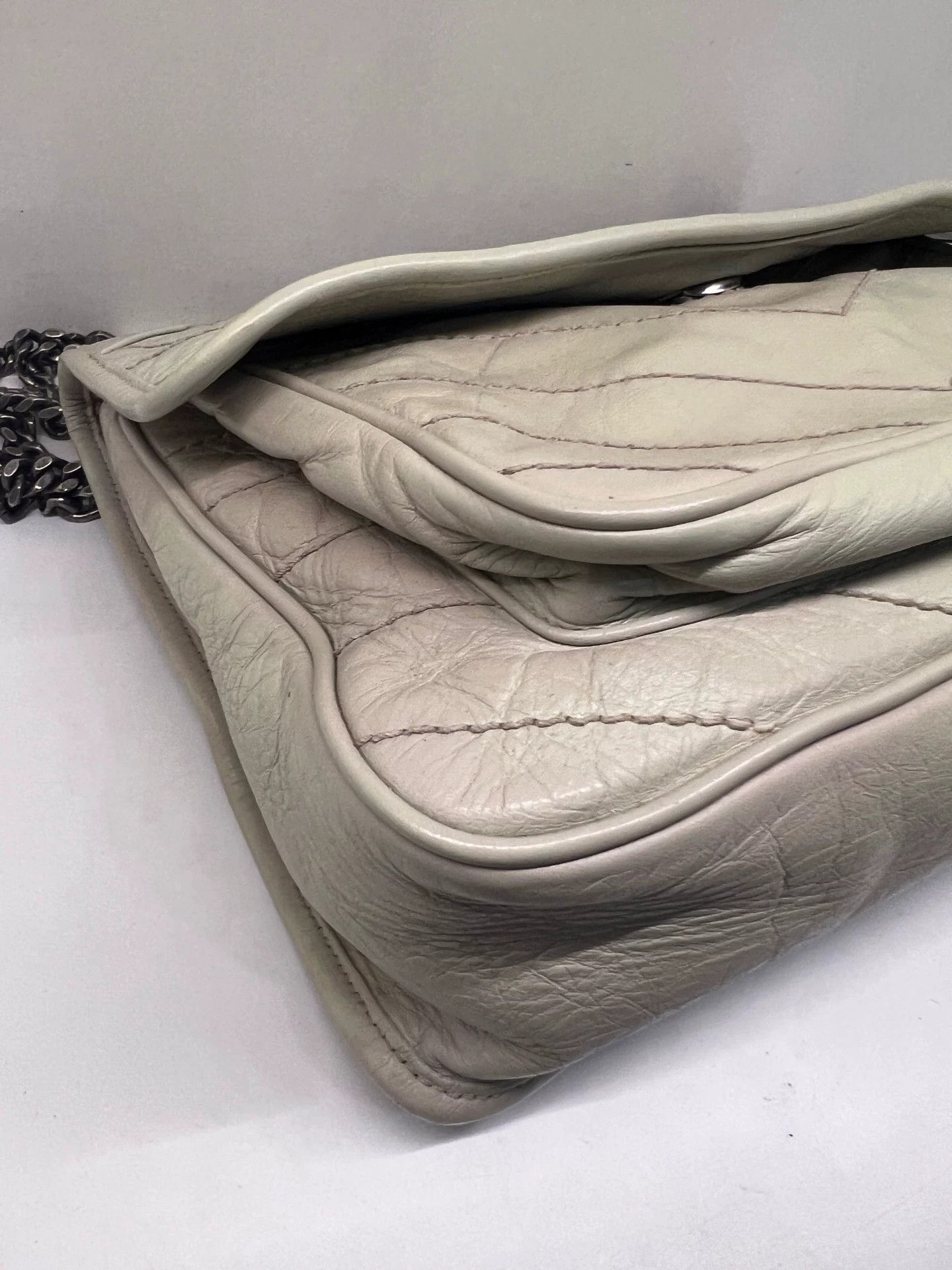Saint Laurent Paris Pre-loved Bag Very good condition Size ONE SIZE - 4 Thumbnail