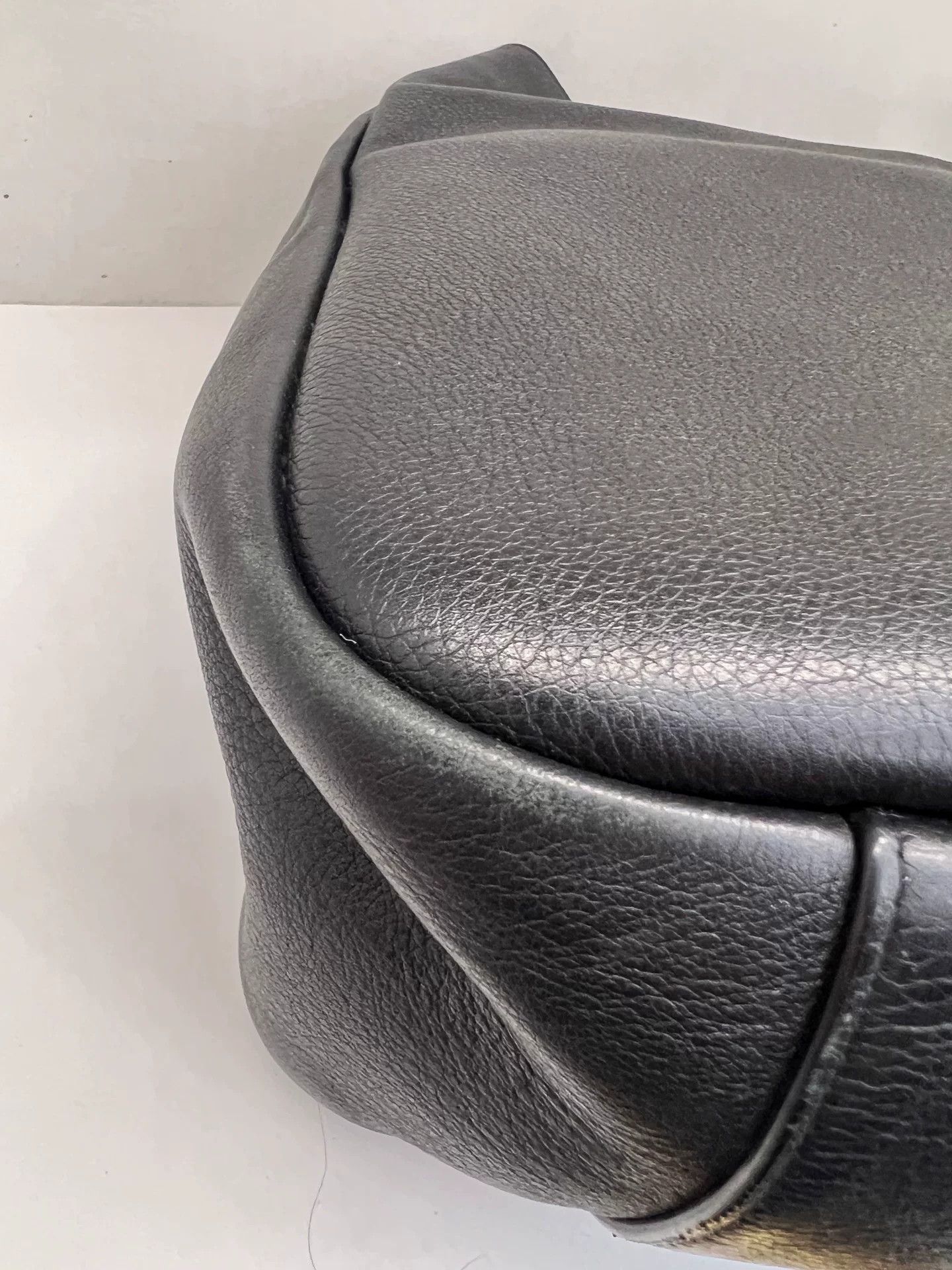 Saint Laurent Paris Pre-loved Bag Very good condition Size ONE SIZE - 6 Thumbnail