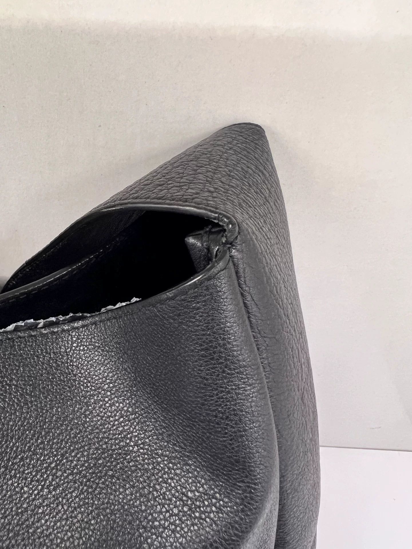 Saint Laurent Paris Pre-loved Bag Very good condition Size ONE SIZE - 7 Thumbnail
