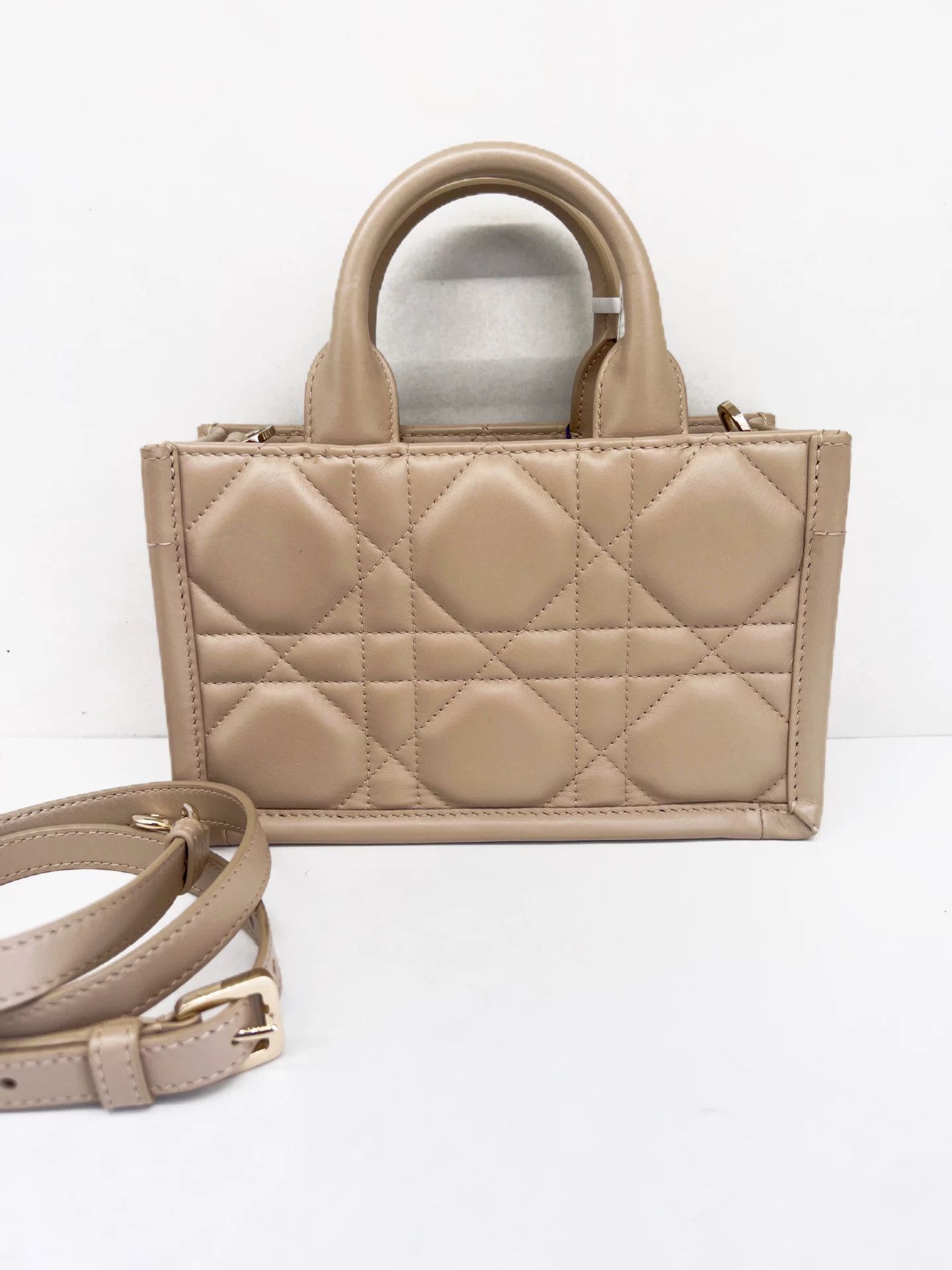 Dior Pre-loved Bag Very good condition Size ONE SIZE - 2 Thumbnail