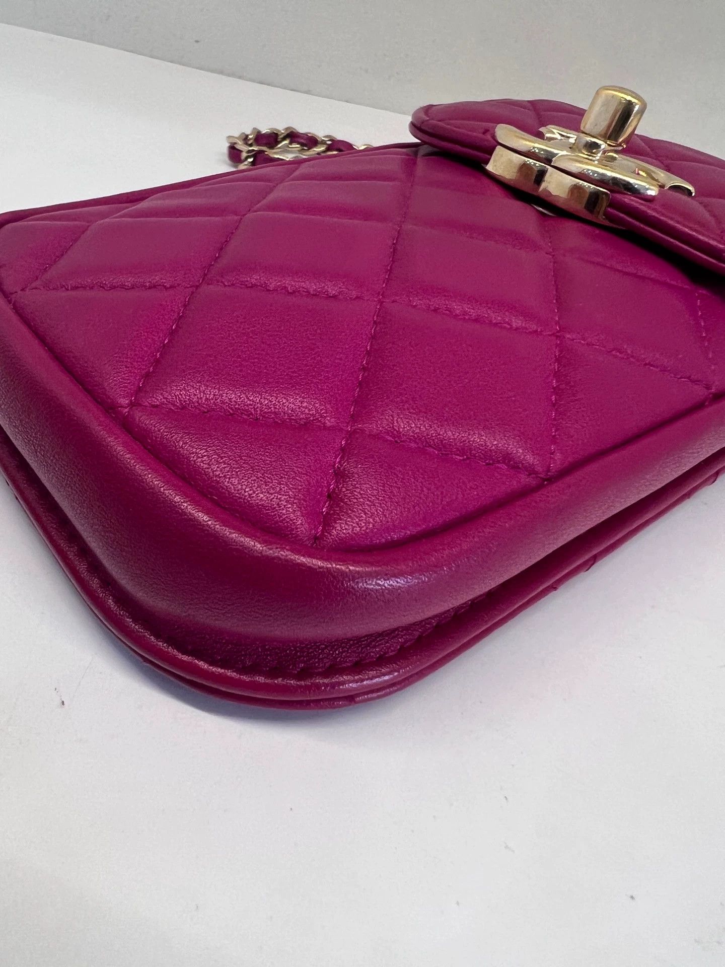 Chanel Pre-loved Bag Very good condition Size ONE SIZE - 3 Thumbnail