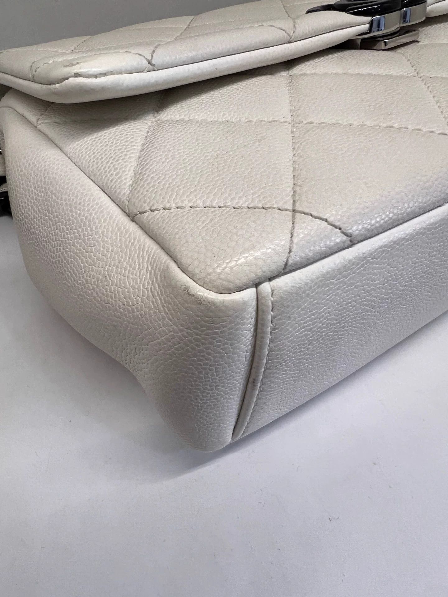 Chanel Pre-loved Bag Very good condition Size ONE SIZE - 4 Thumbnail