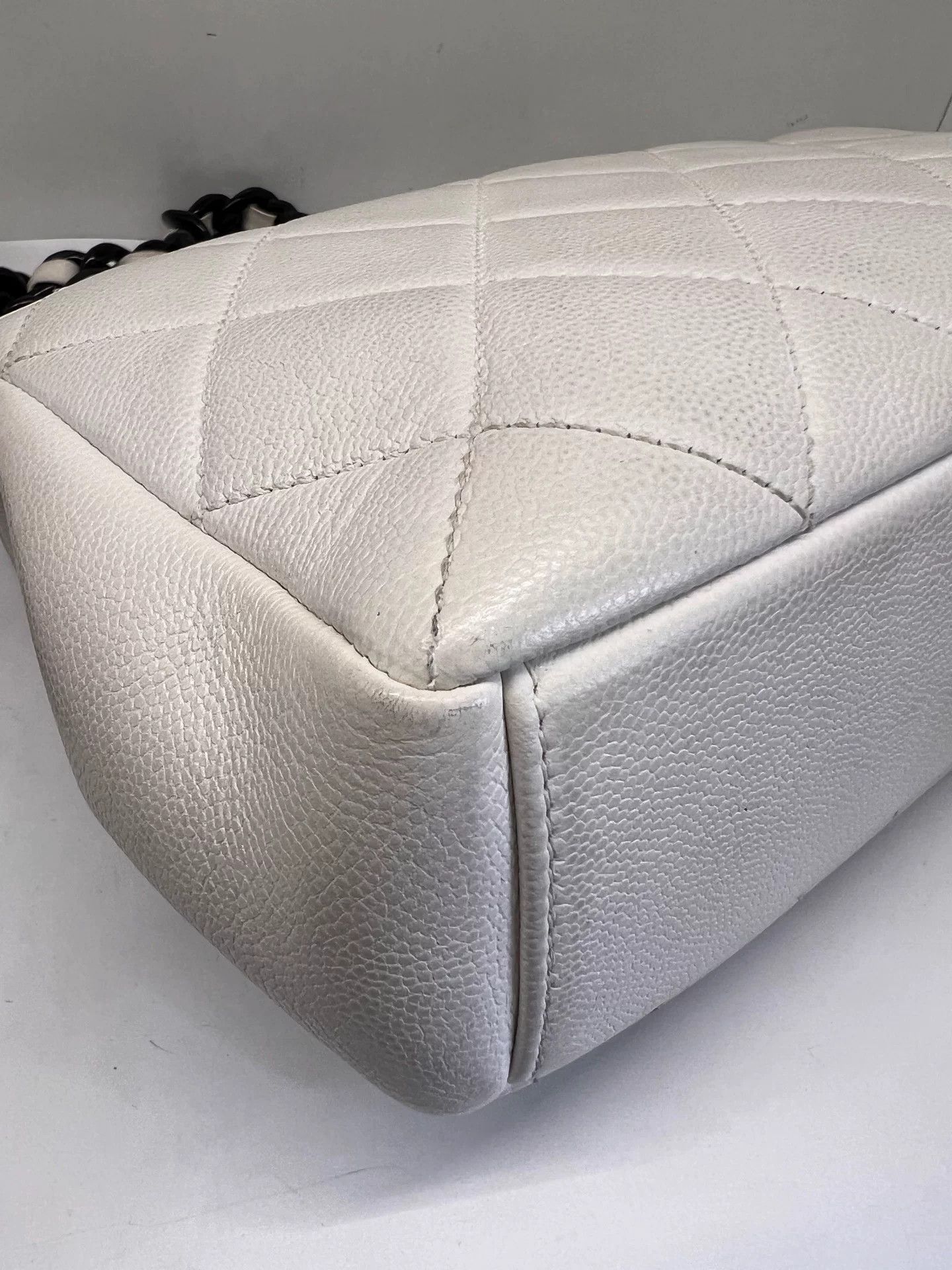 Chanel Pre-loved Bag Very good condition Size ONE SIZE - 9 Thumbnail