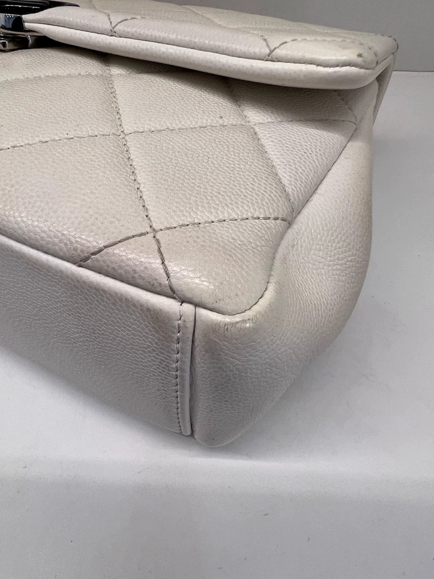 Chanel Pre-loved Bag Very good condition Size ONE SIZE - 3 Thumbnail